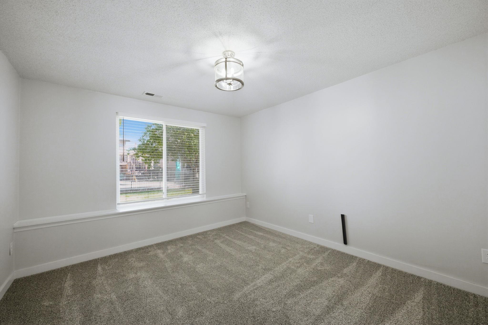 2213 E Myrtlewood Ct Property Photo 27