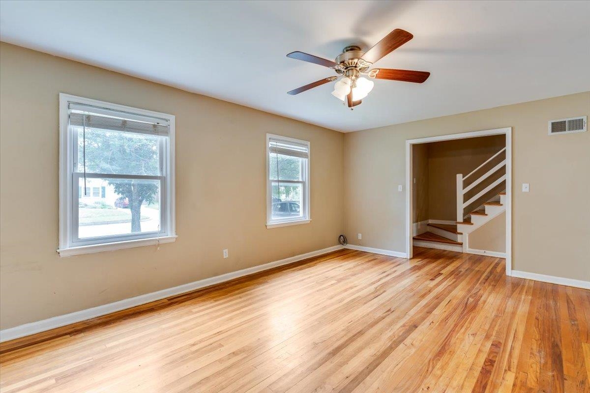 2410 E Wilma Property Photo 5
