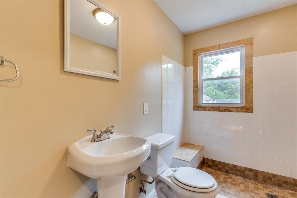 2410 E Wilma Property Photo 18
