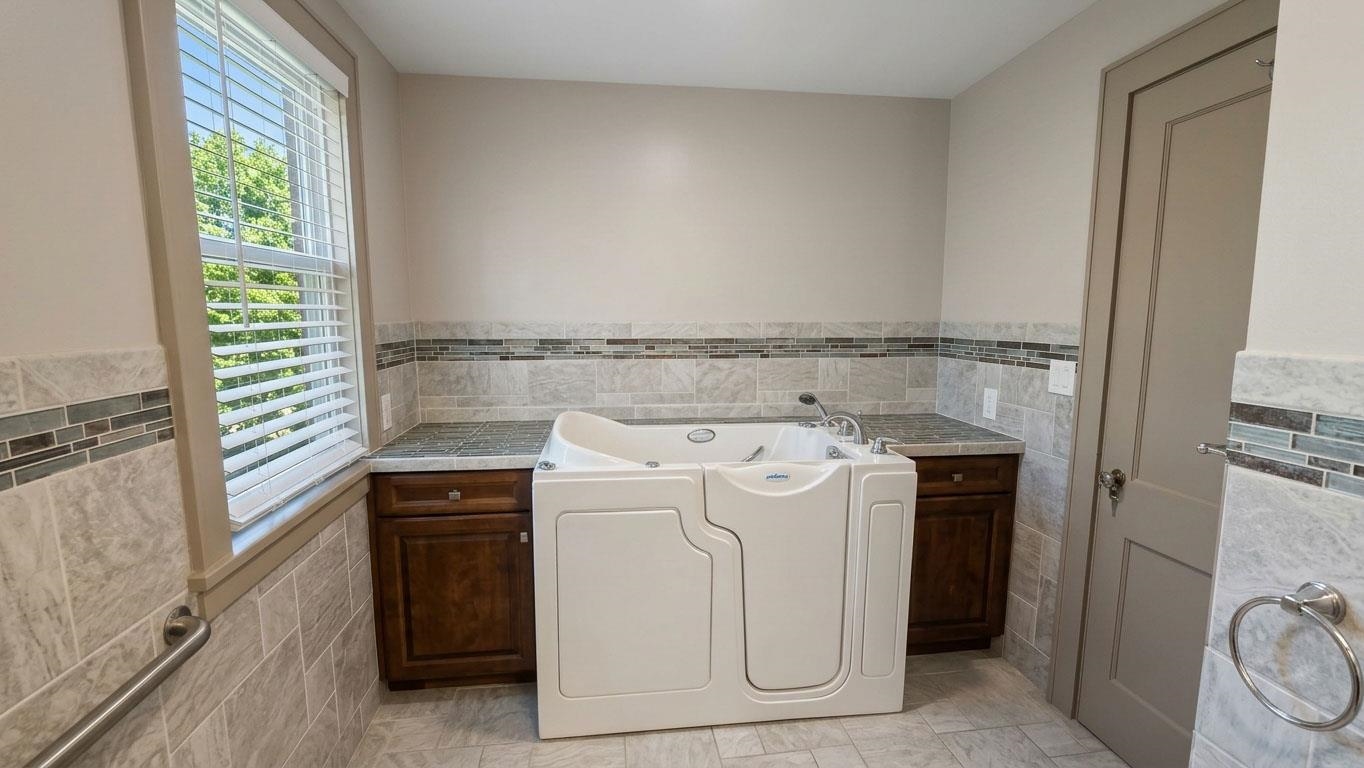 100 N C Property Photo 14