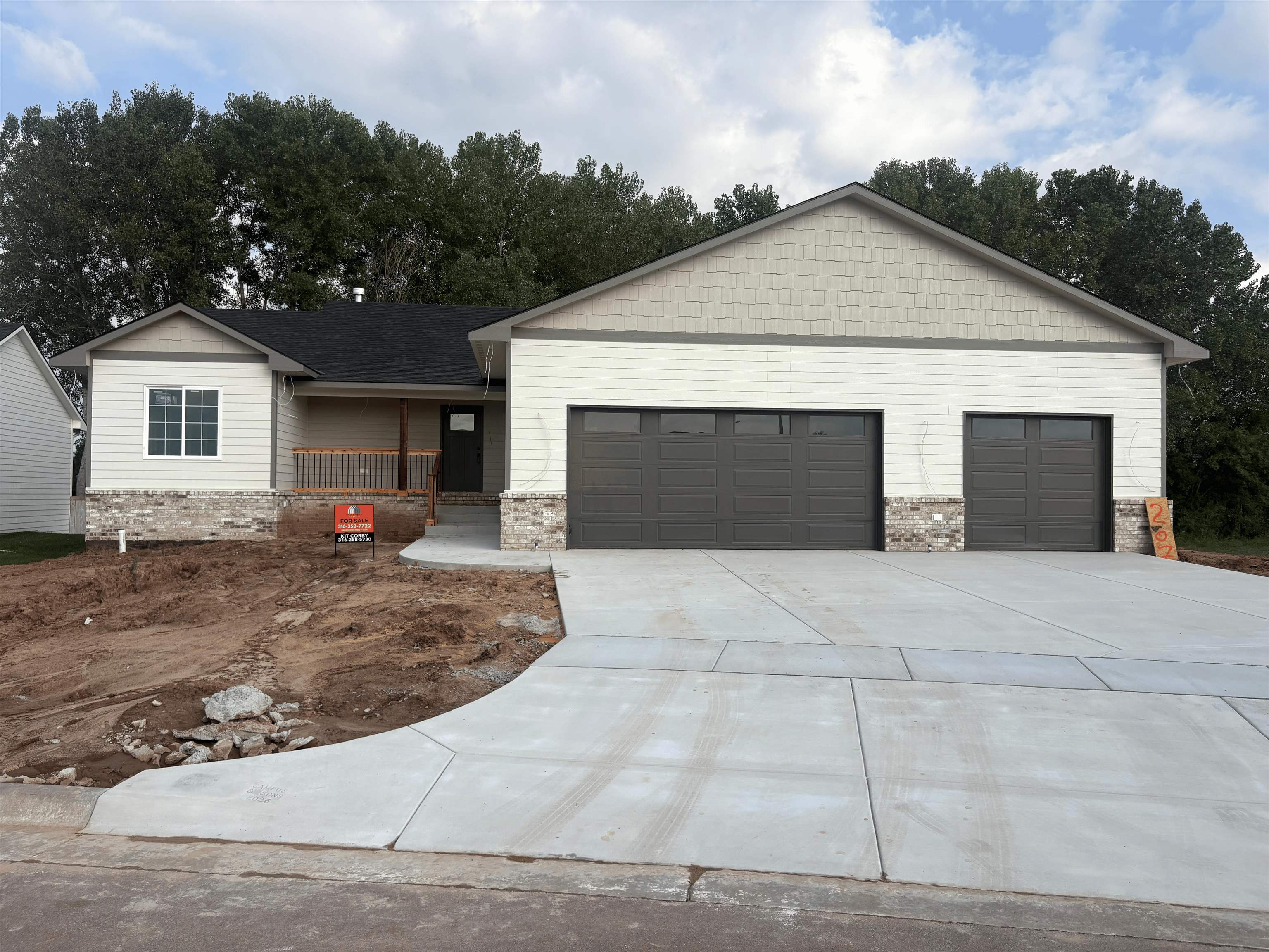 207 W Cherry Oaks Property Photo 1