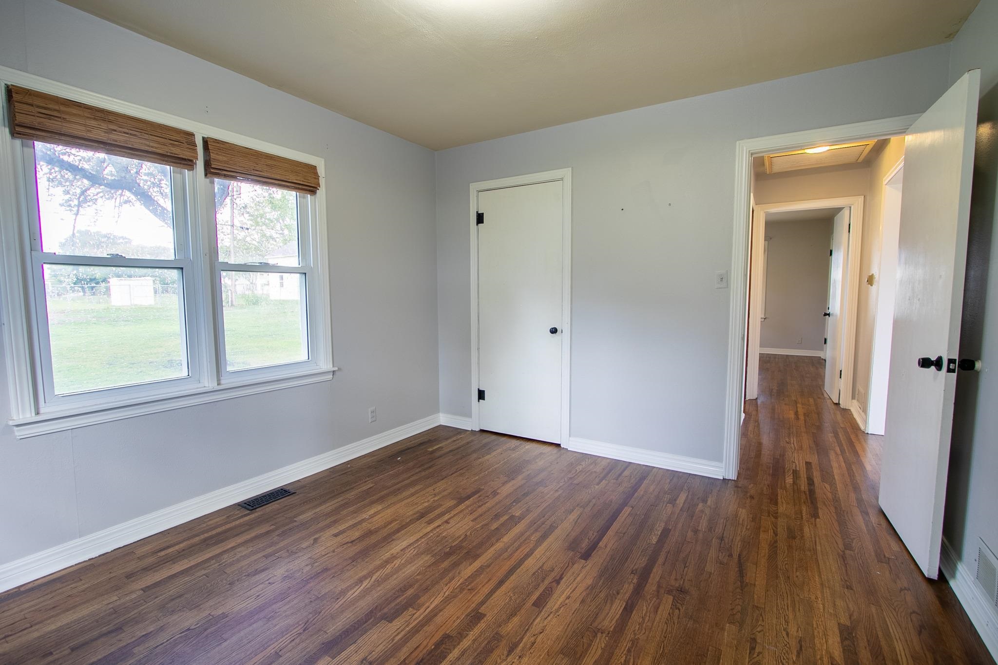 425 S Elm St Property Photo 8