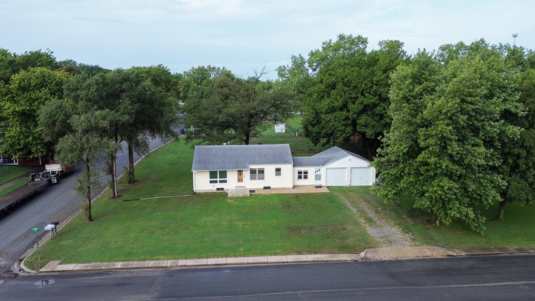 425 S Elm St Property Photo 15