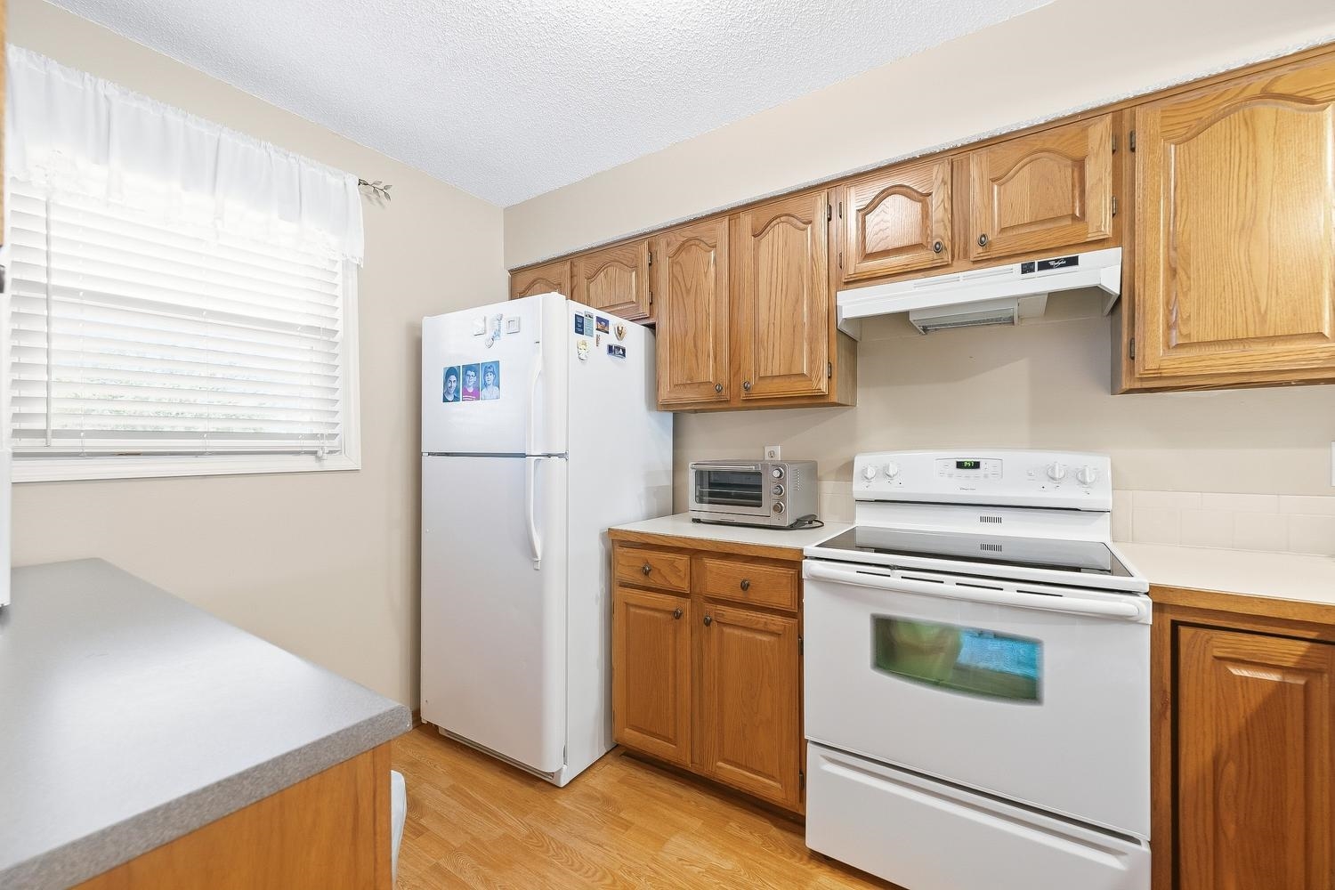 101 S Rock Property Photo 4