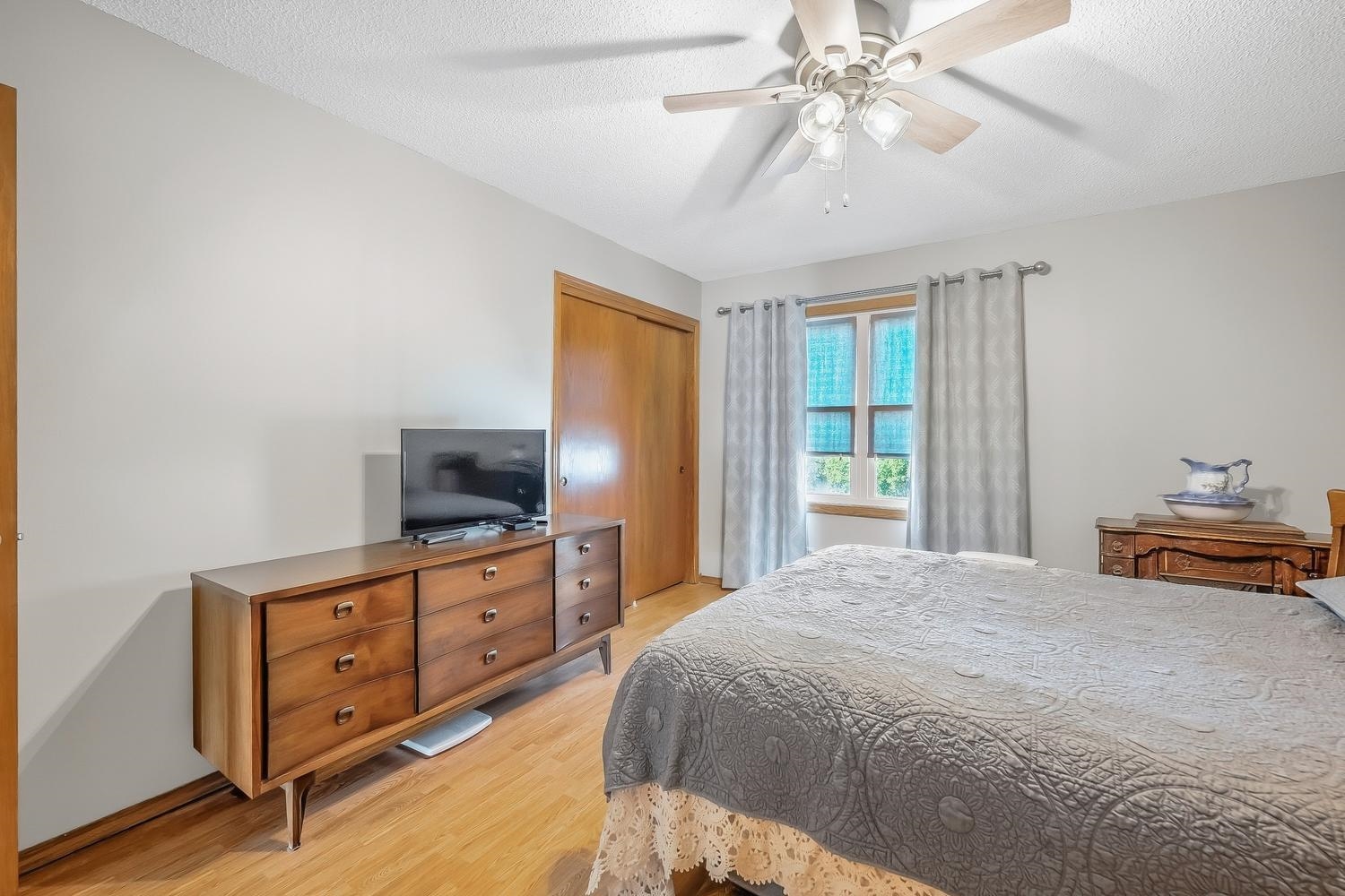 101 S Rock Property Photo 13