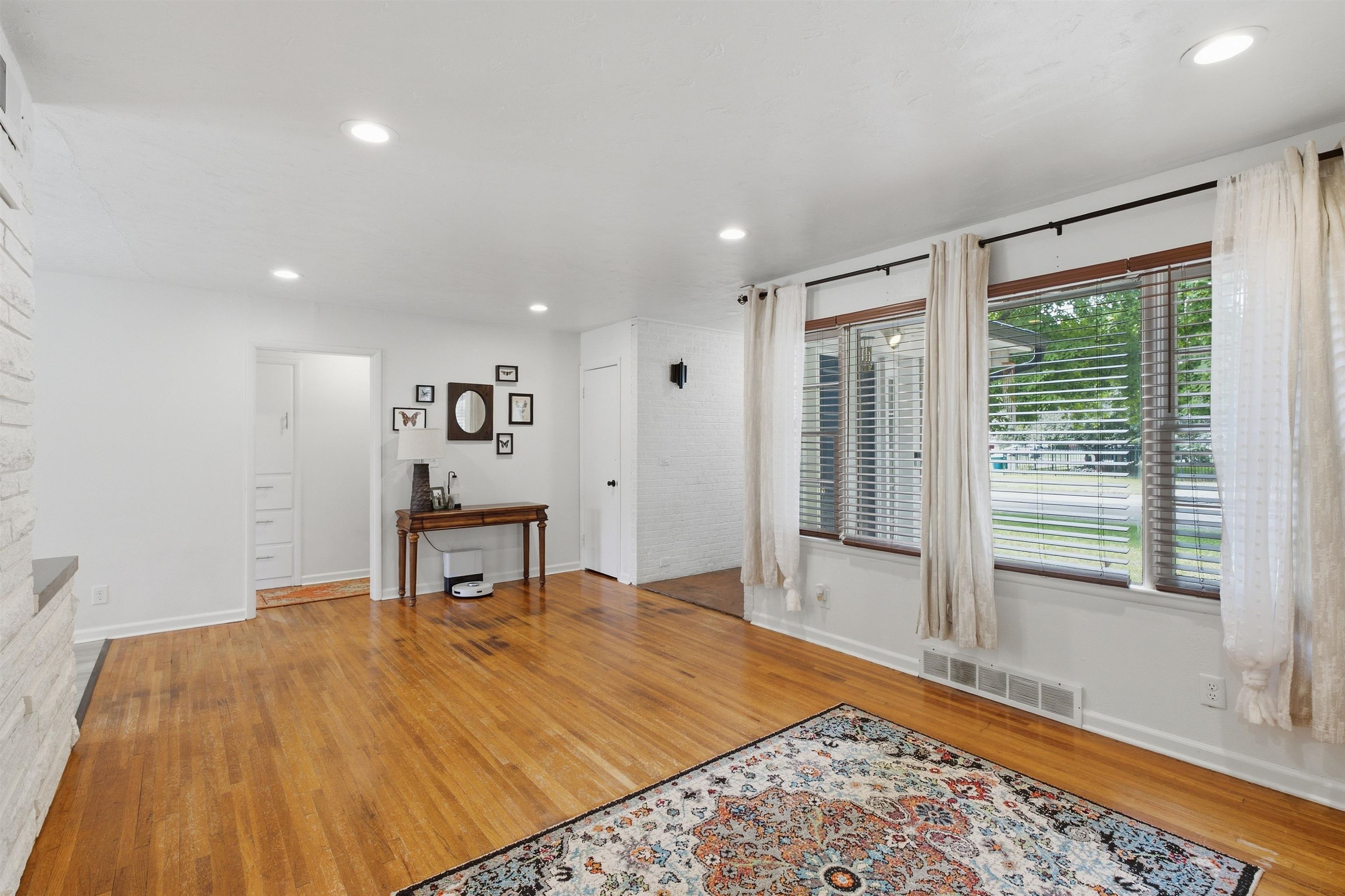 2256 S Fountain St. Property Photo 5