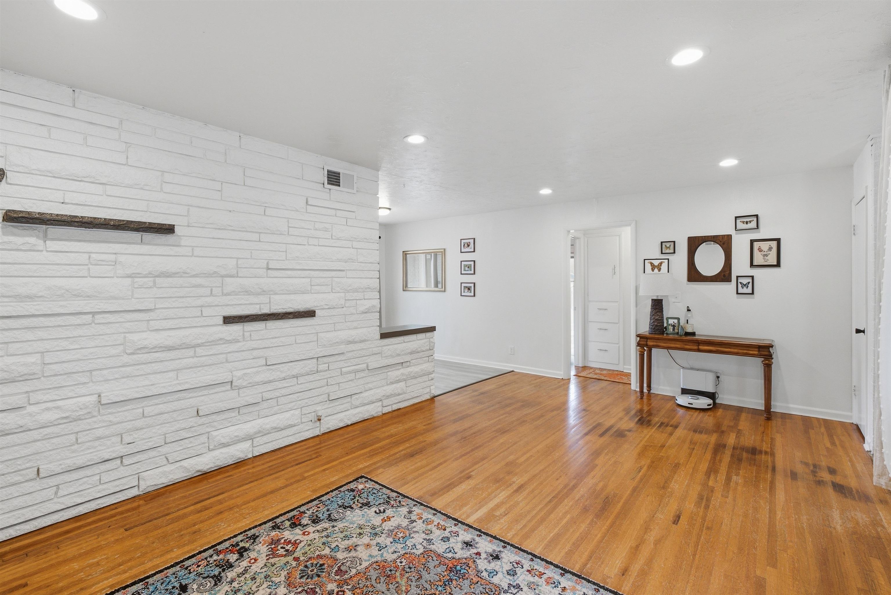2256 S Fountain St. Property Photo 6