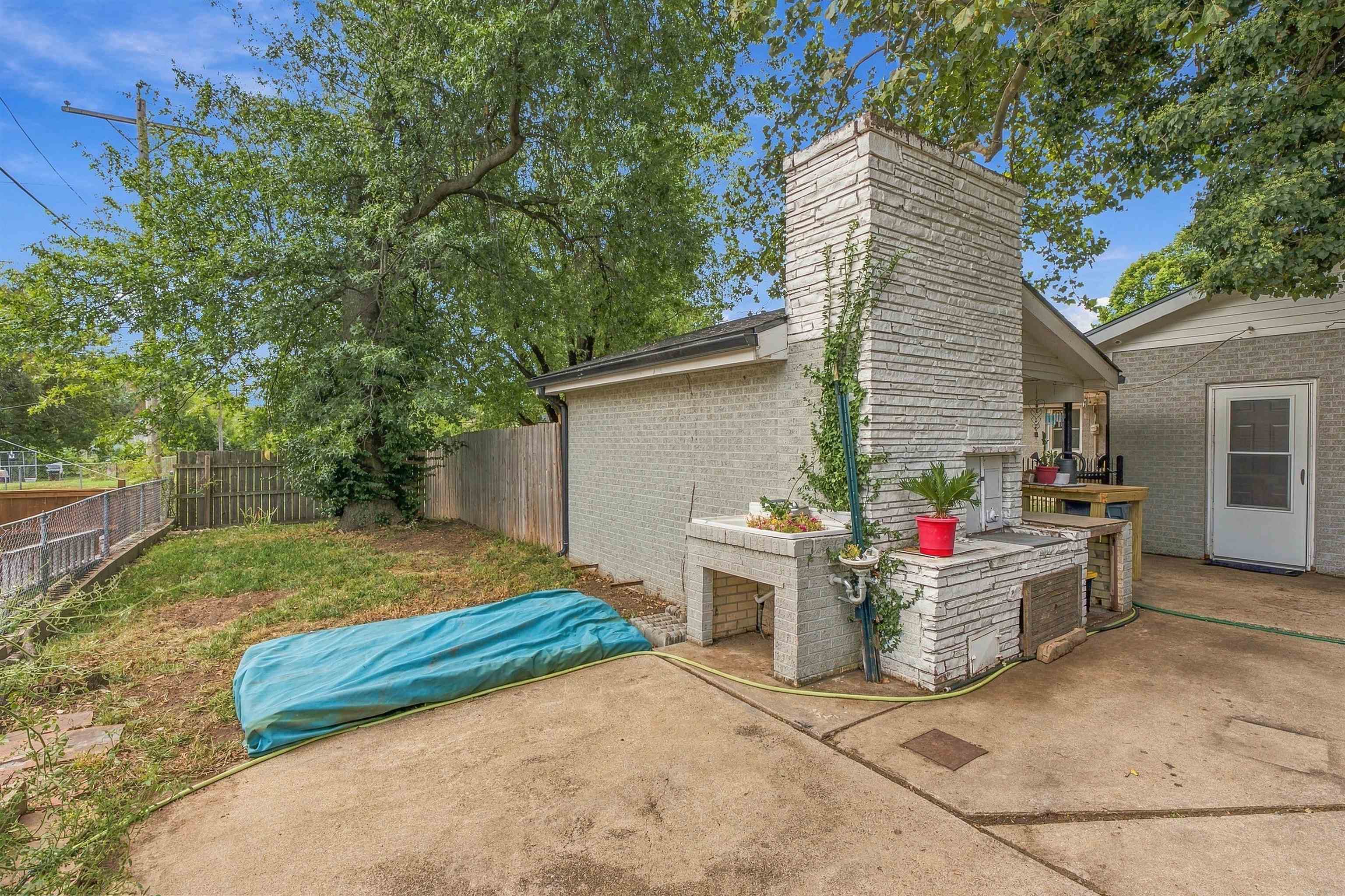 2256 S Fountain St. Property Photo 33