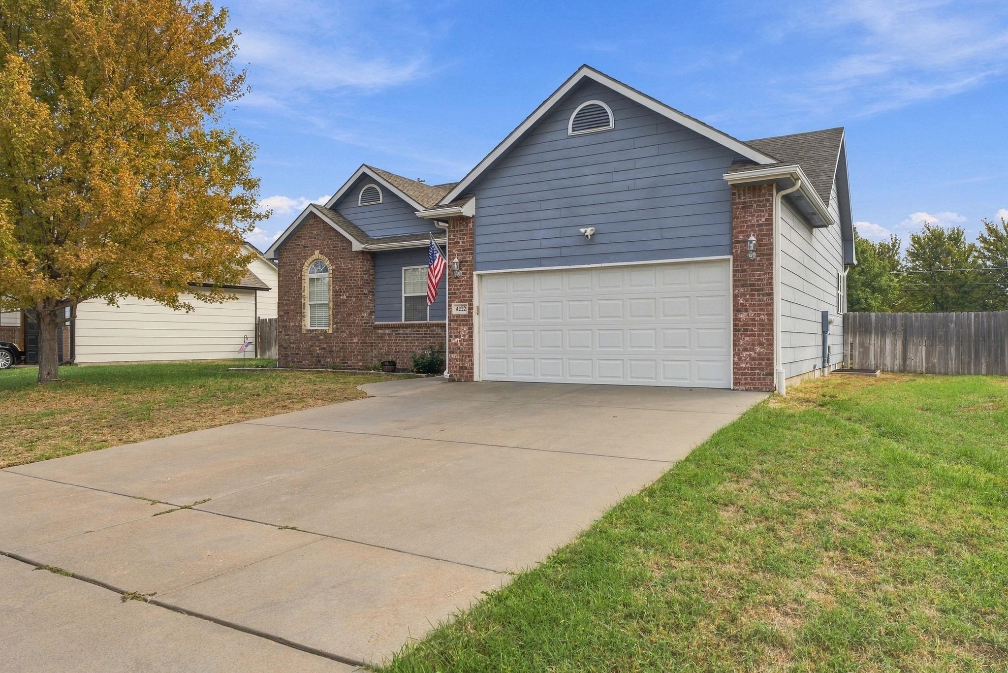 4222 N Dellrose Property Photo 2