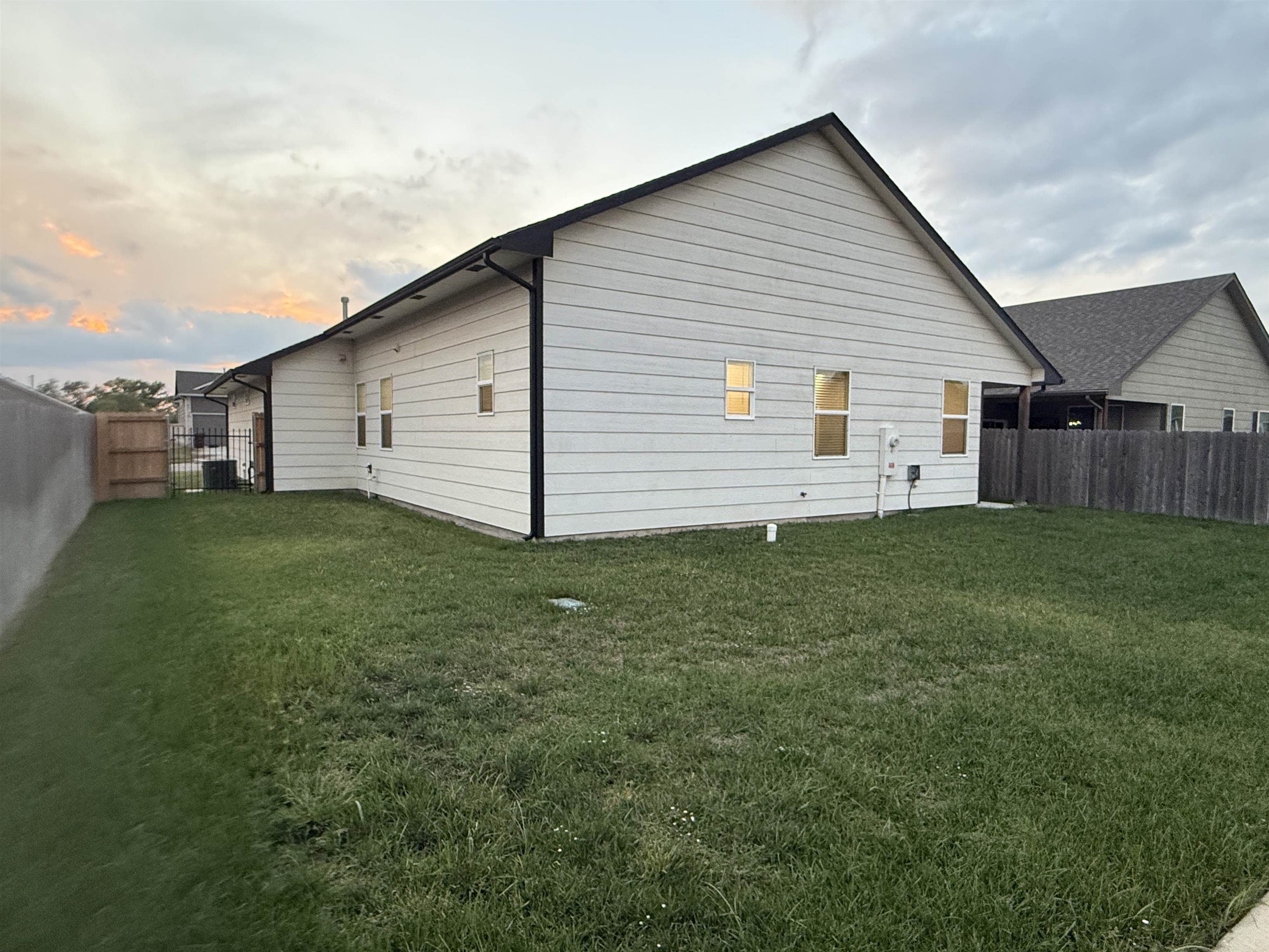 4422 S Mount Carmel Property Photo 15