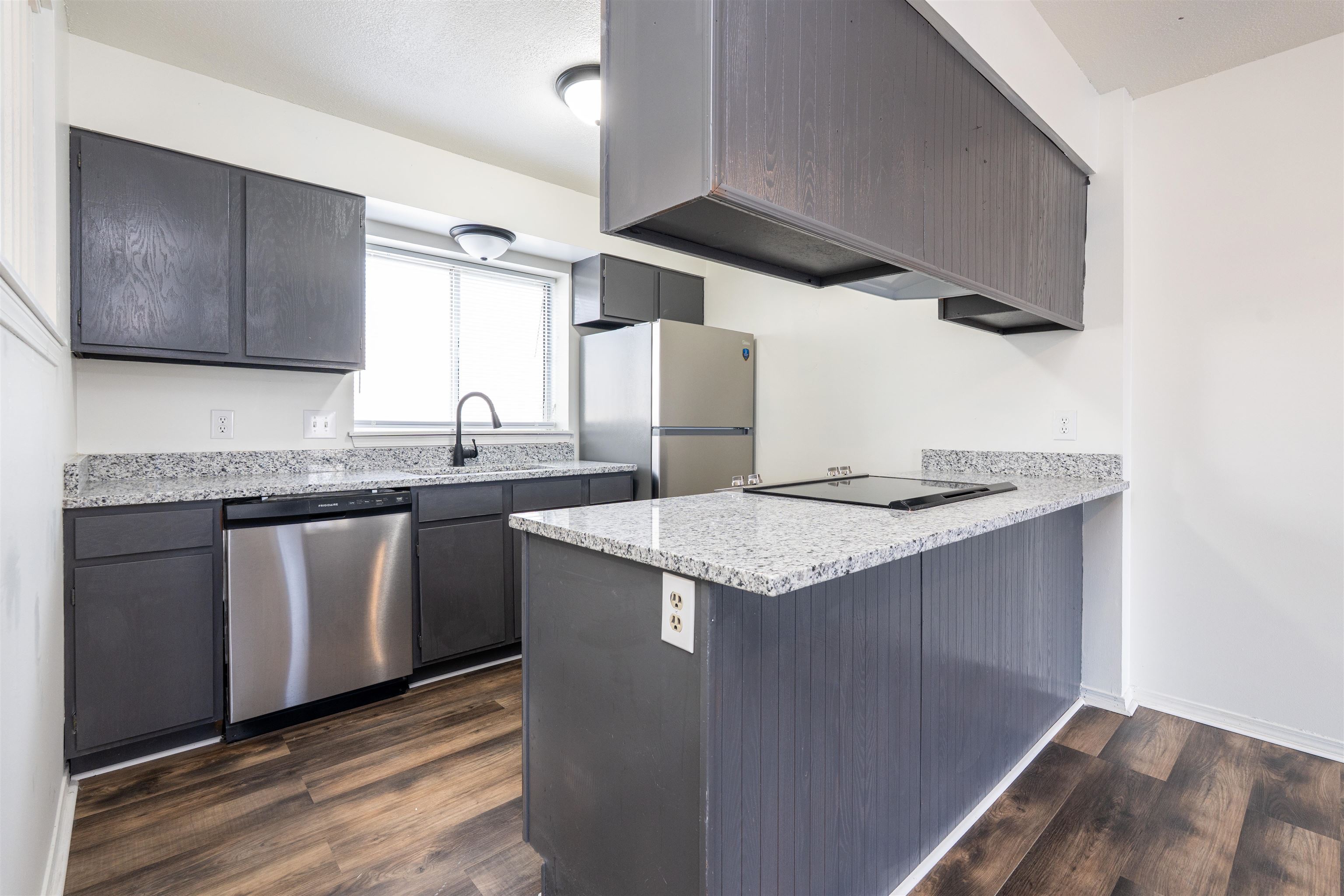 5490 S Gold St, Unit 300 Property Photo 7