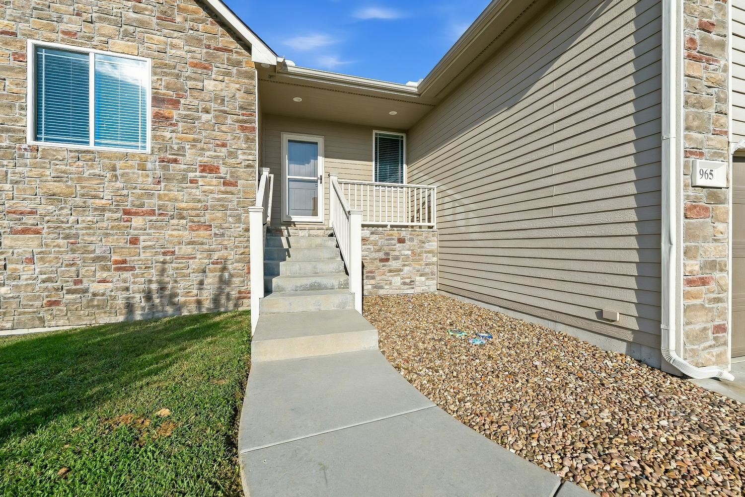 965 N Cedar Brook Circle Property Photo 3