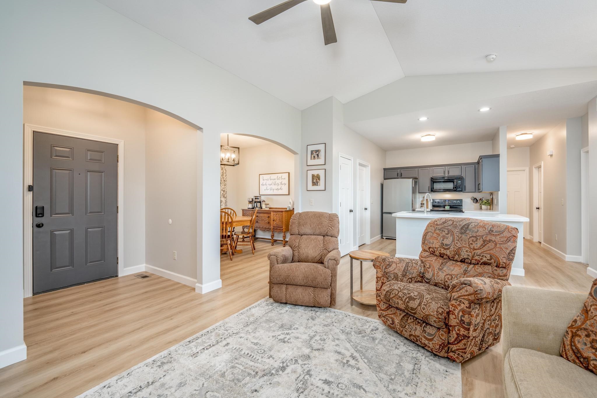 13207 E Gilbert Ct Property Photo 4