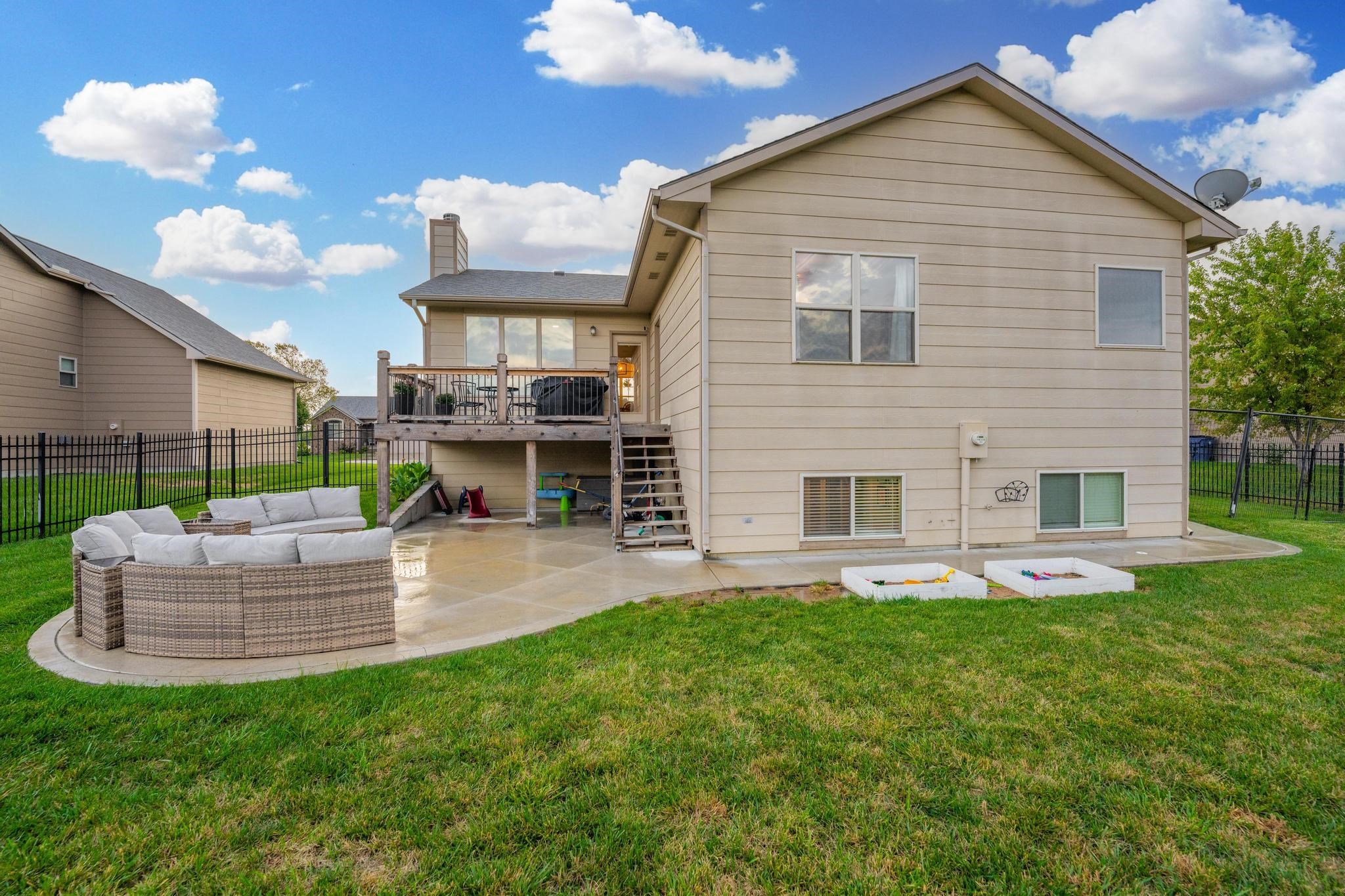 13207 E Gilbert Ct Property Photo 33