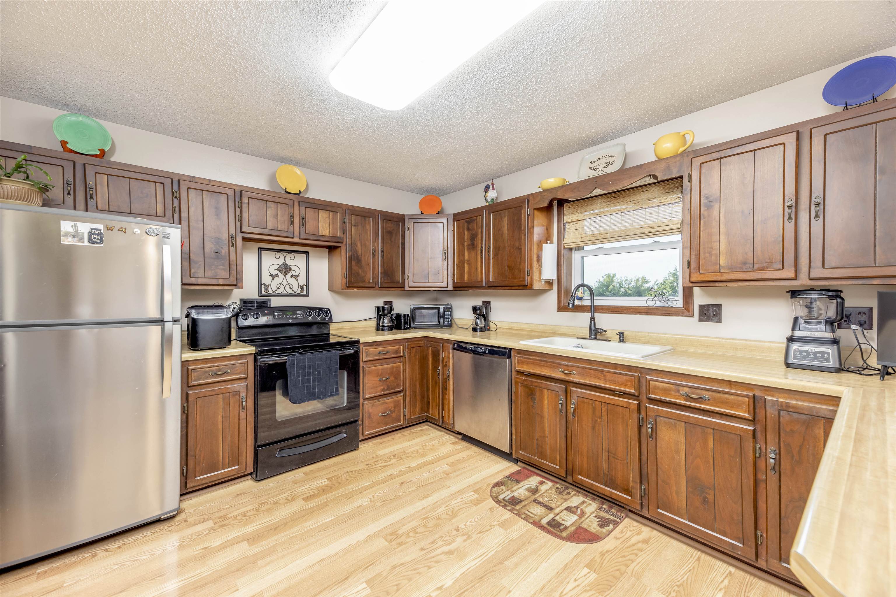 500 N Plum Property Photo 7