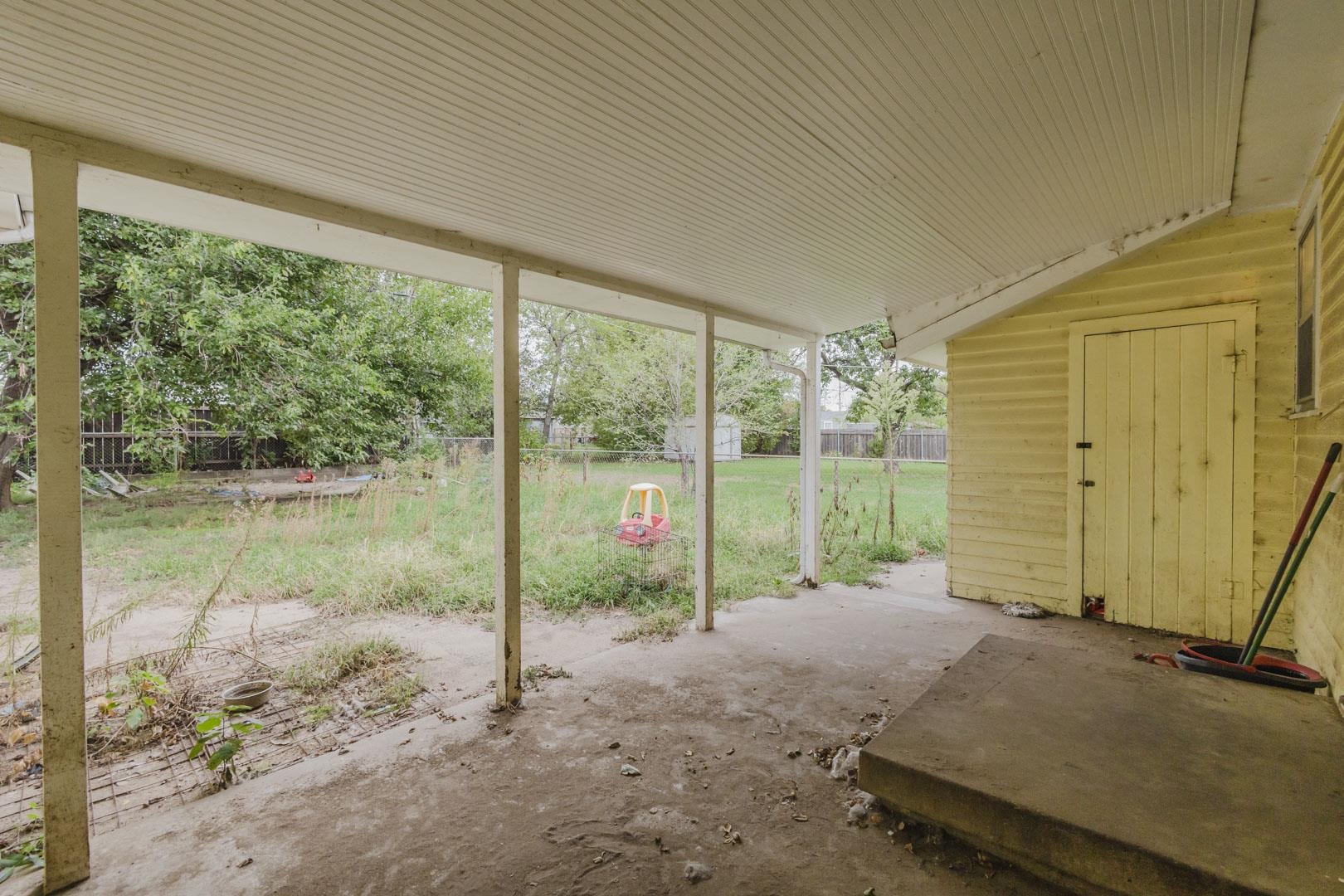 2223 S Walnut Property Photo 20