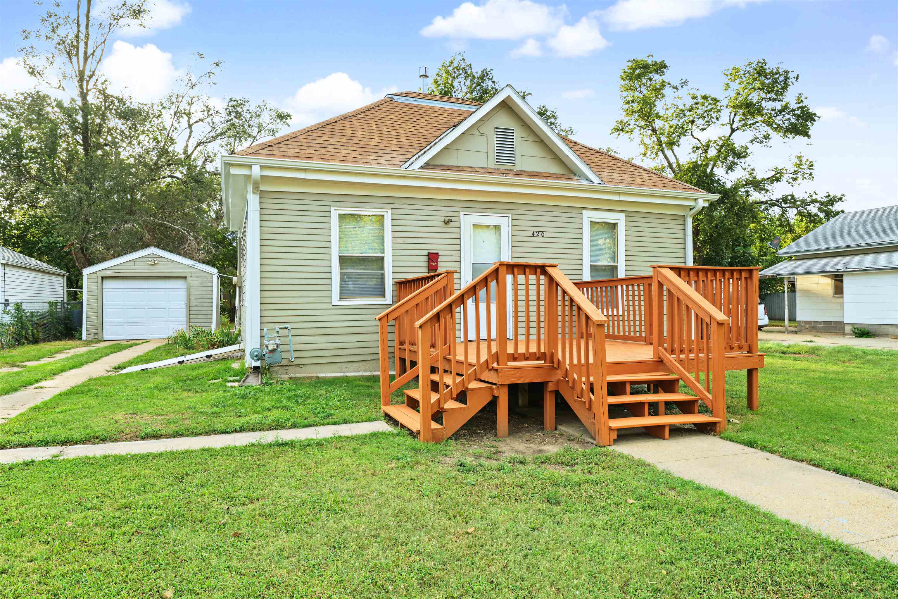 420 S College Ave Property Photo 1