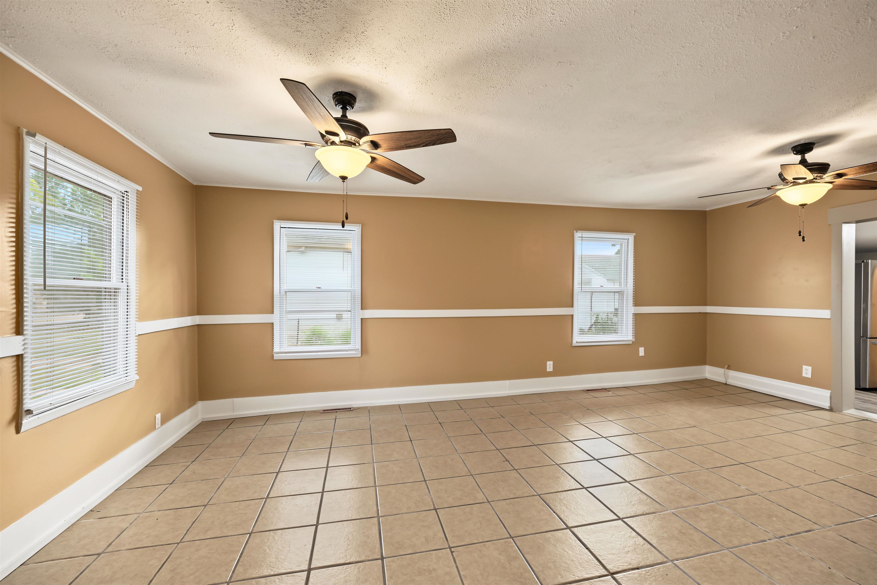 420 S College Ave Property Photo 2