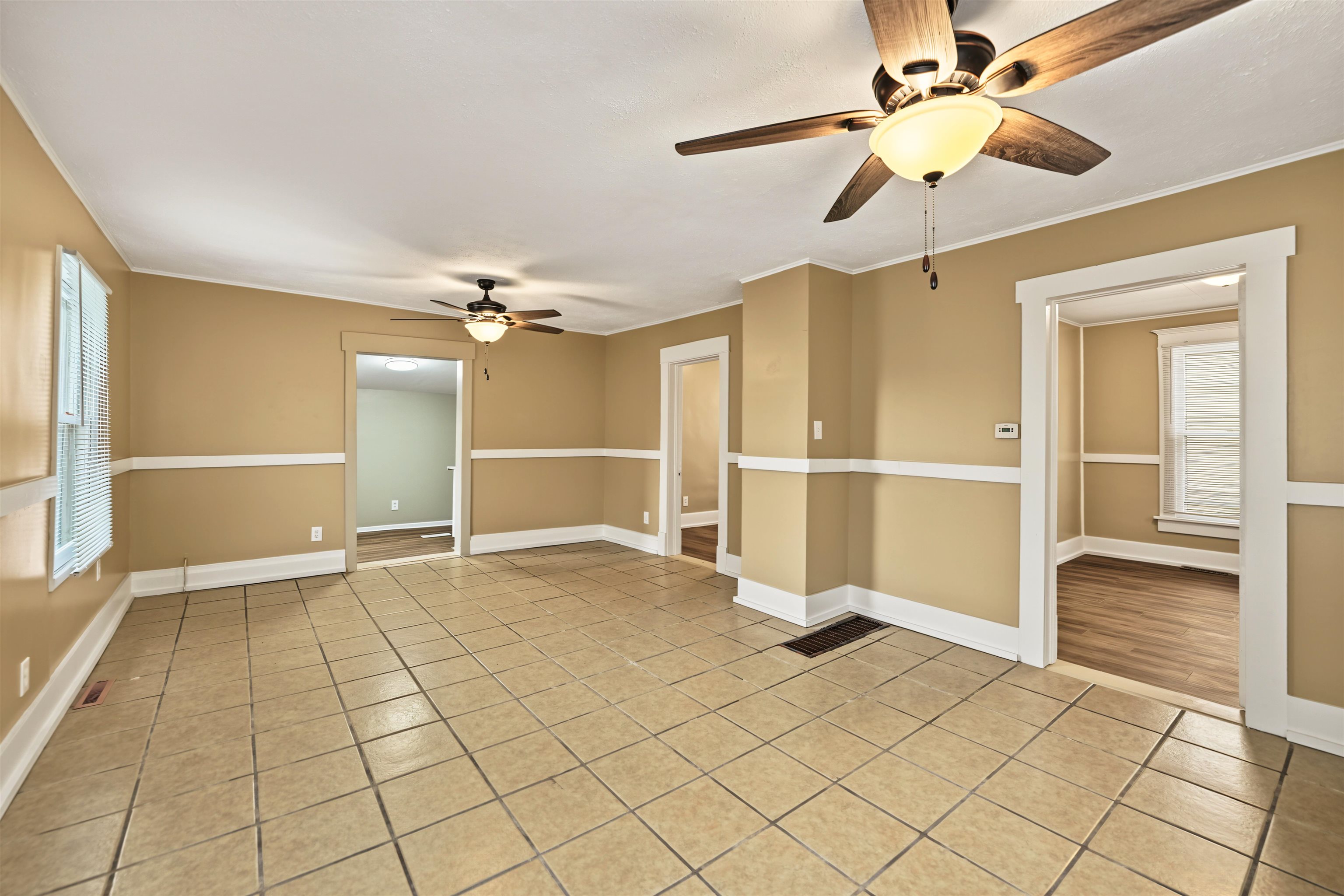 420 S College Ave Property Photo 3