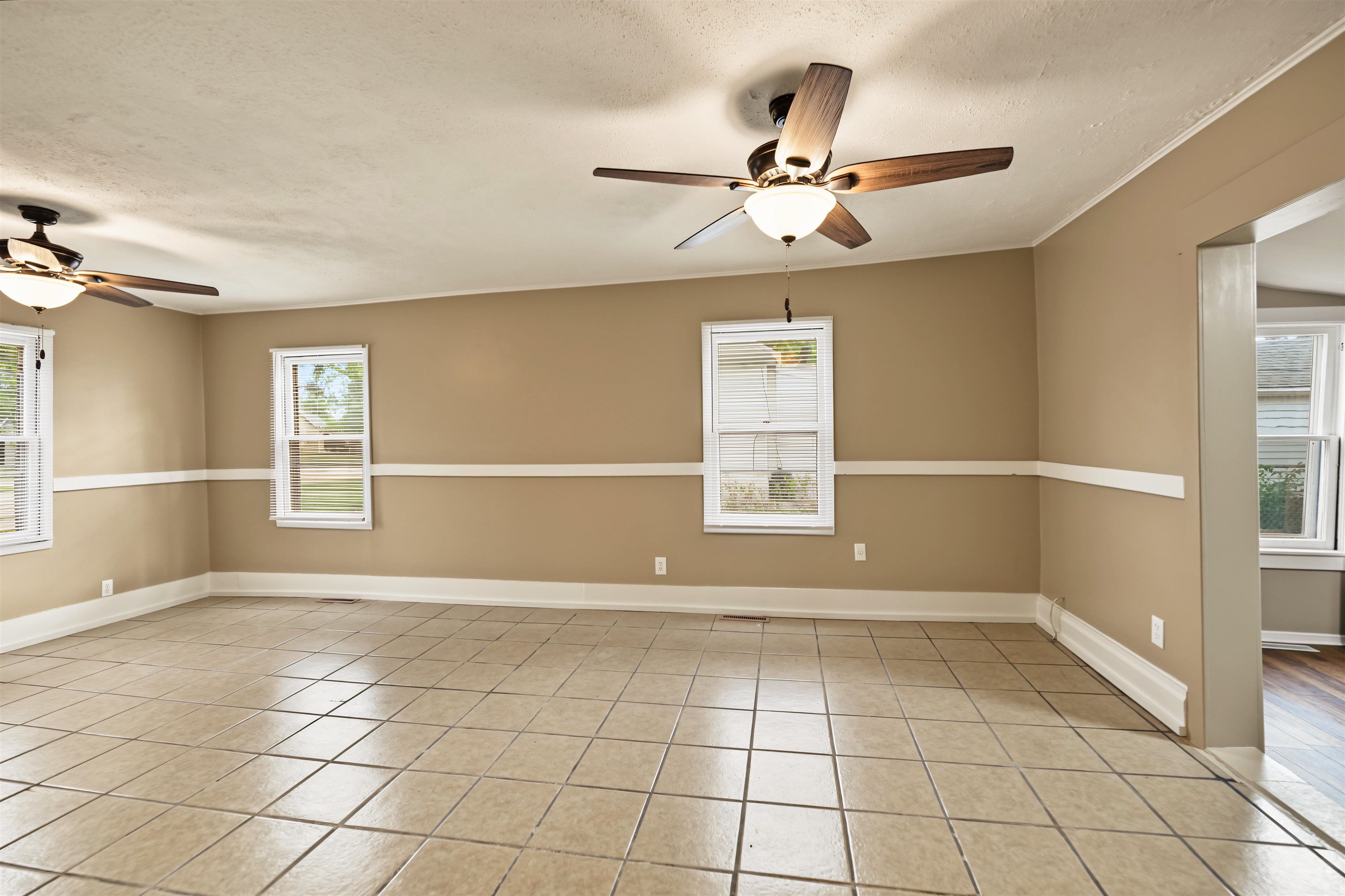 420 S College Ave Property Photo 4