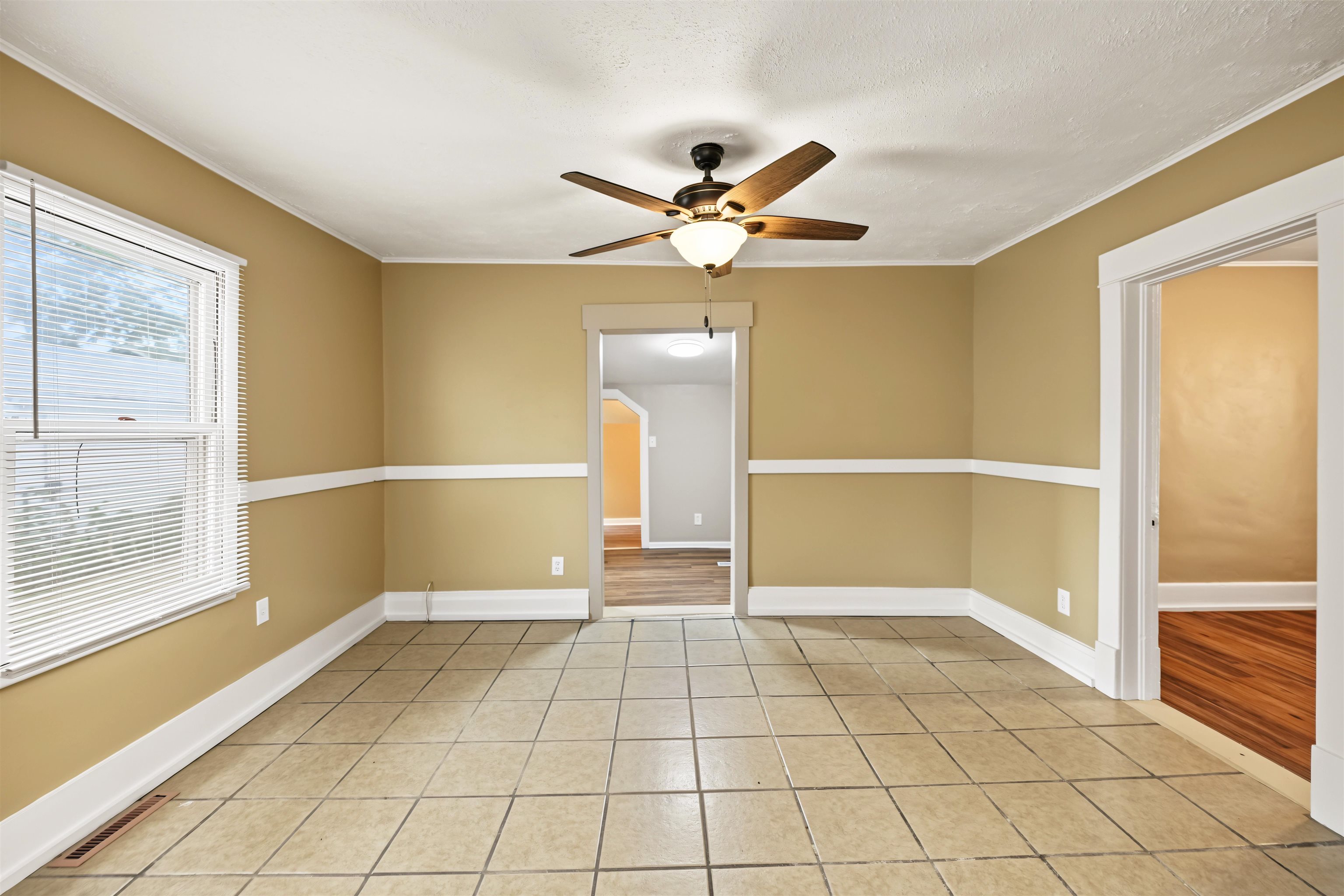 420 S College Ave Property Photo 5