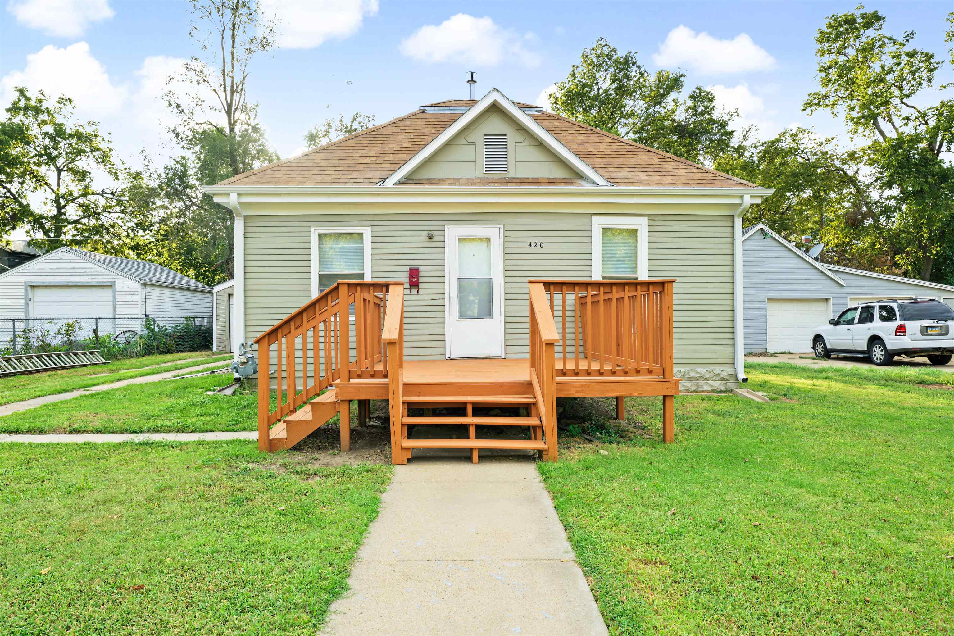 420 S College Ave Property Photo 17