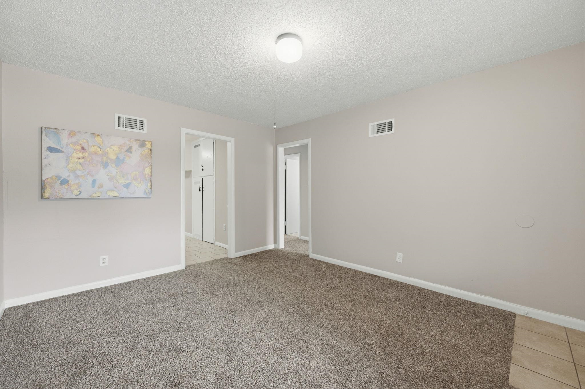2804 E 13th Property Photo 3