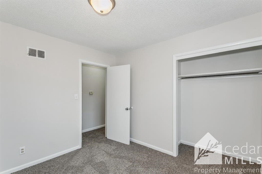 2804 E 13th Property Photo 17