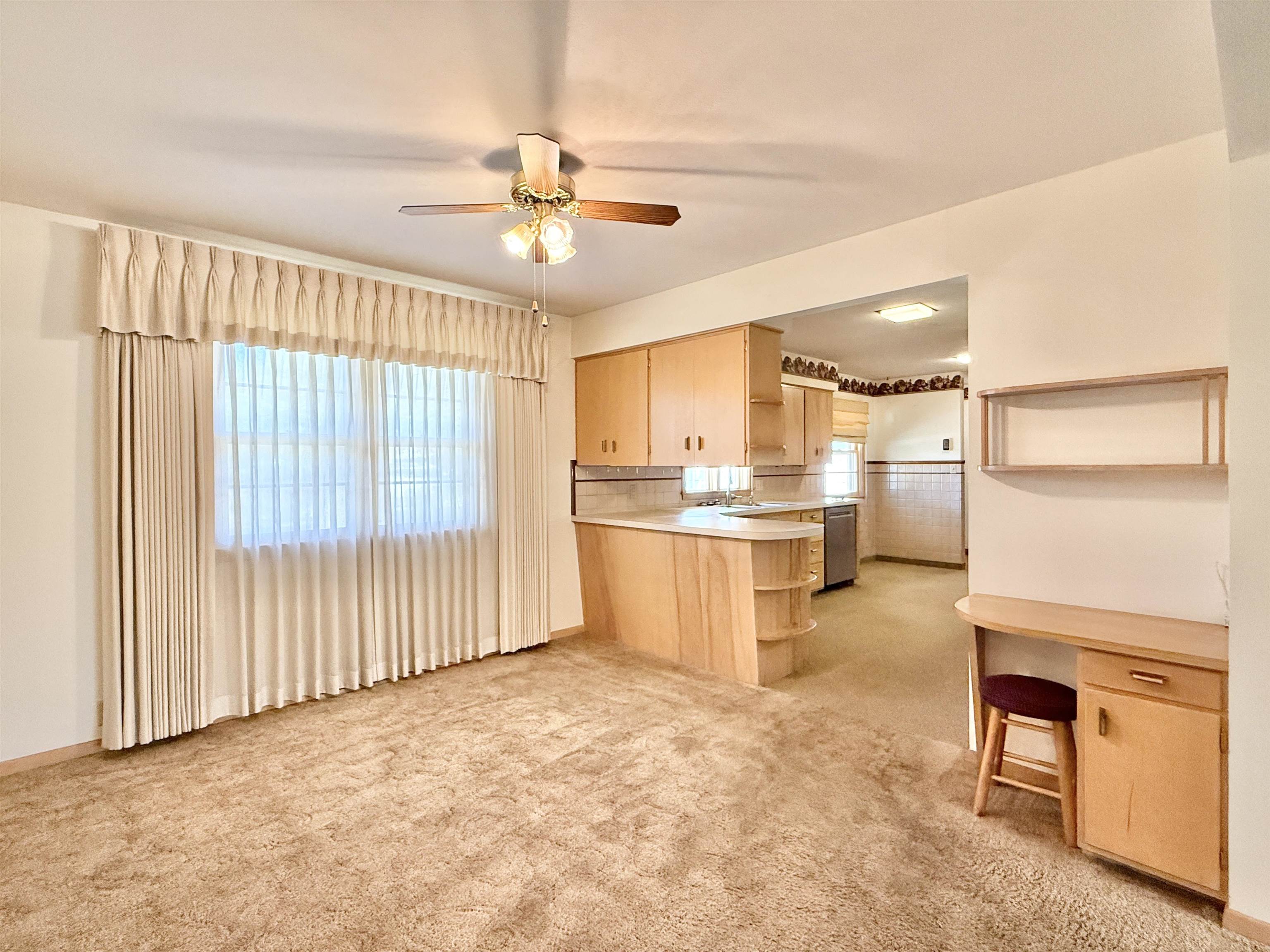 207 S Park Ave Property Photo 9