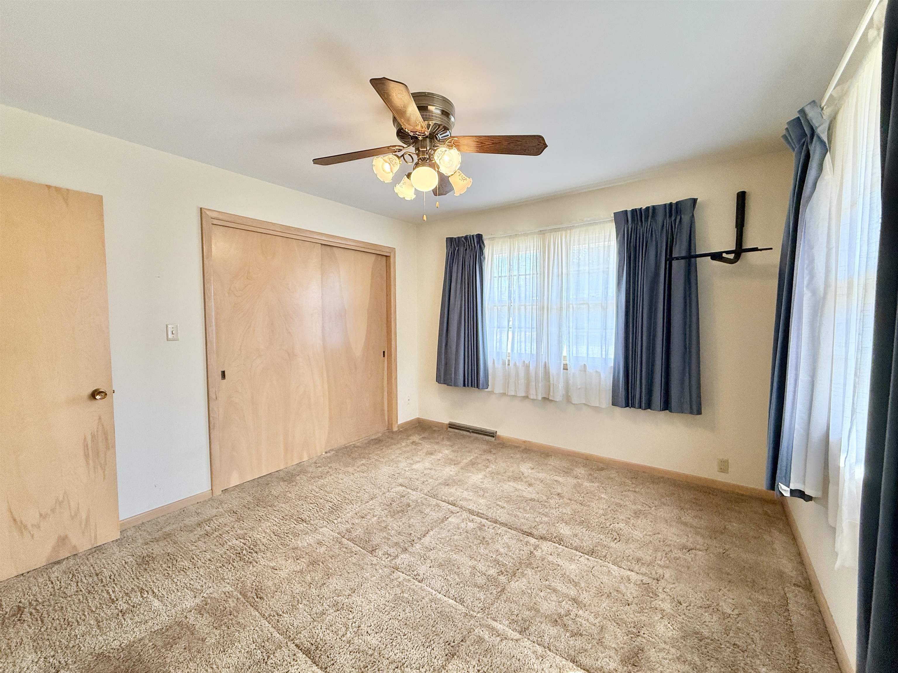 207 S Park Ave Property Photo 29
