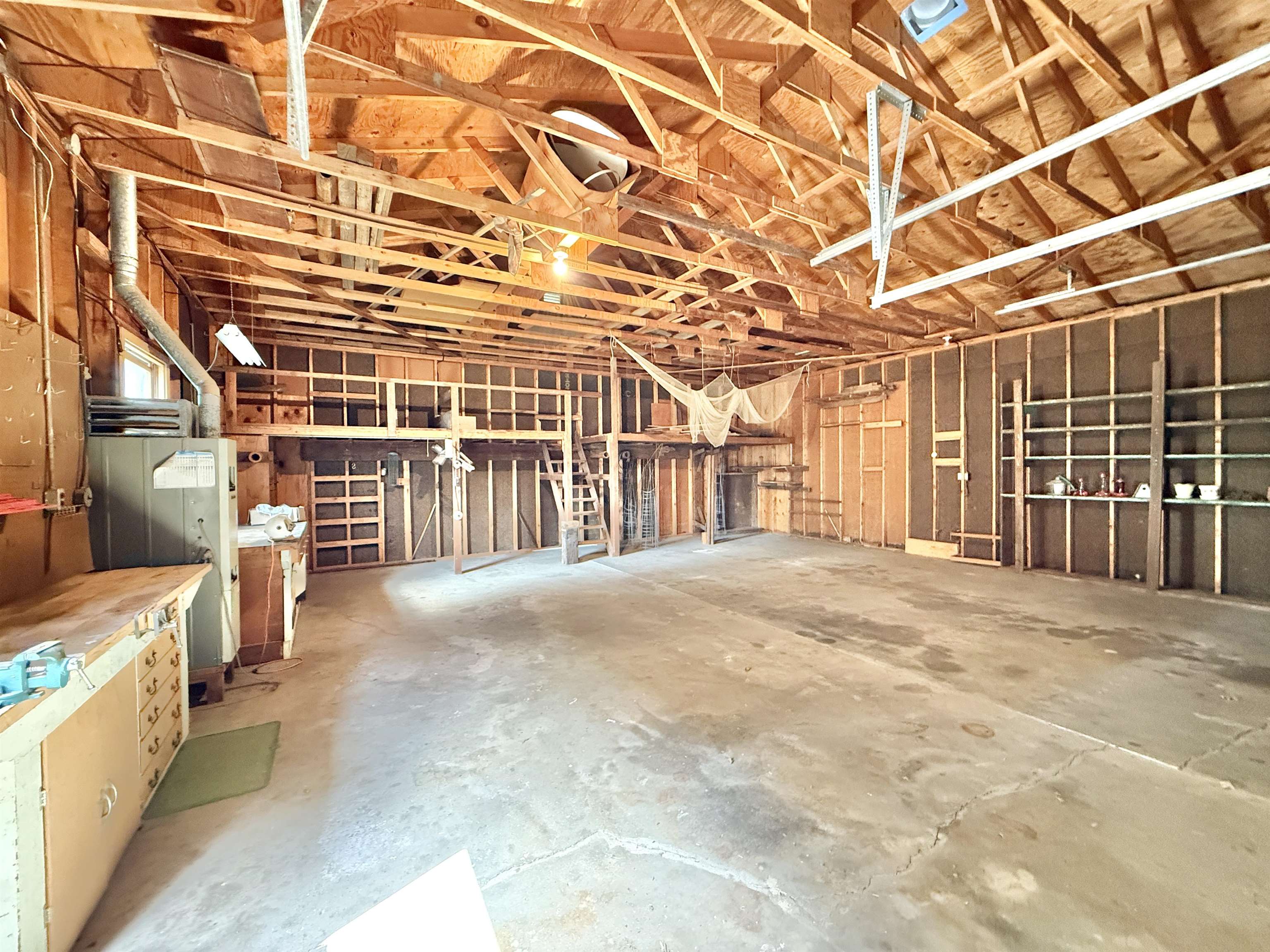 207 S Park Ave Property Photo 33