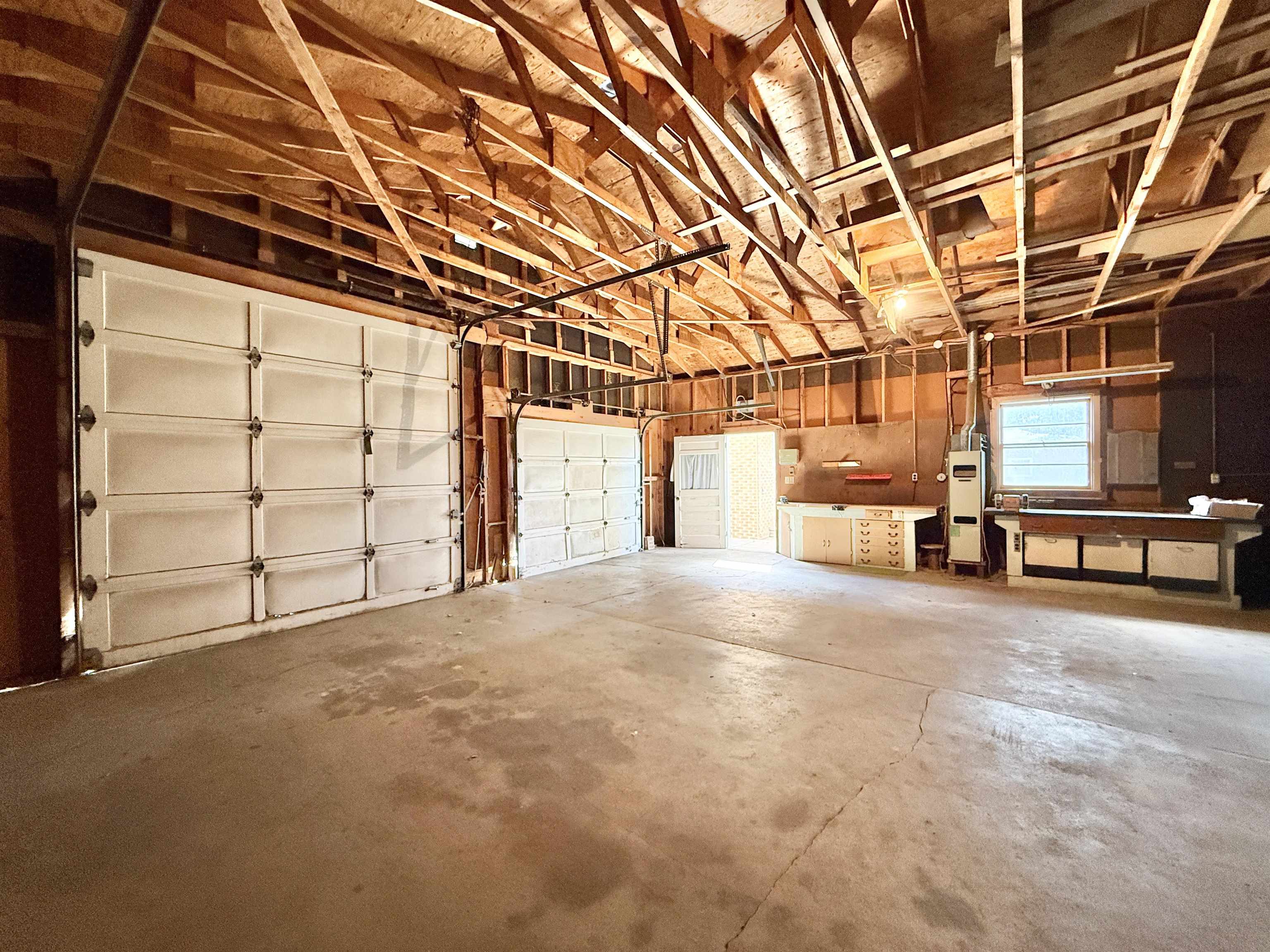 207 S Park Ave Property Photo 34