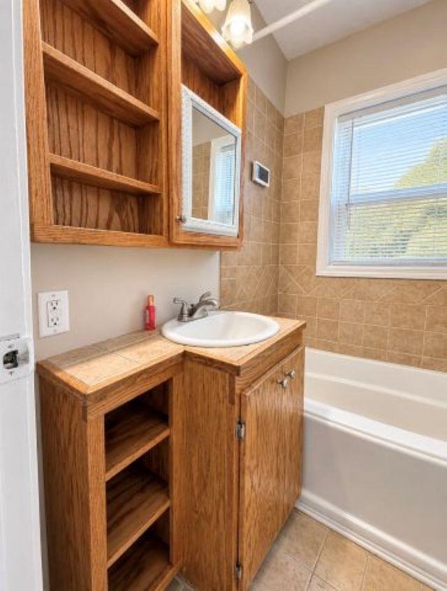 661 Montrose St. Property Photo 4