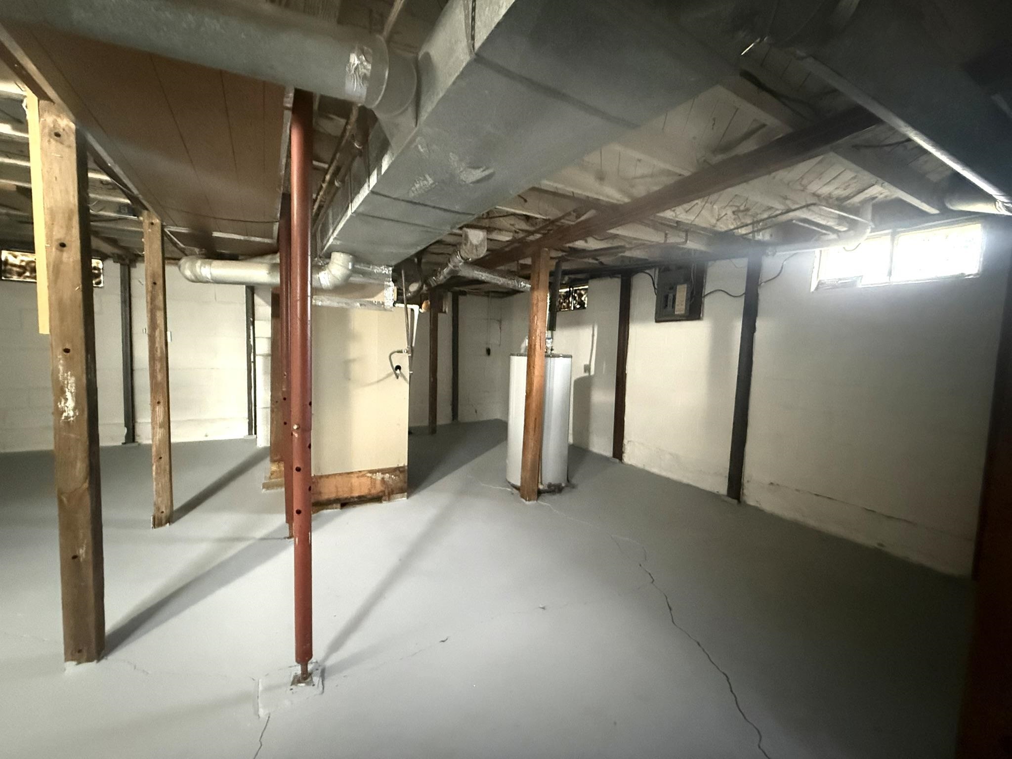 661 Montrose St. Property Photo 8
