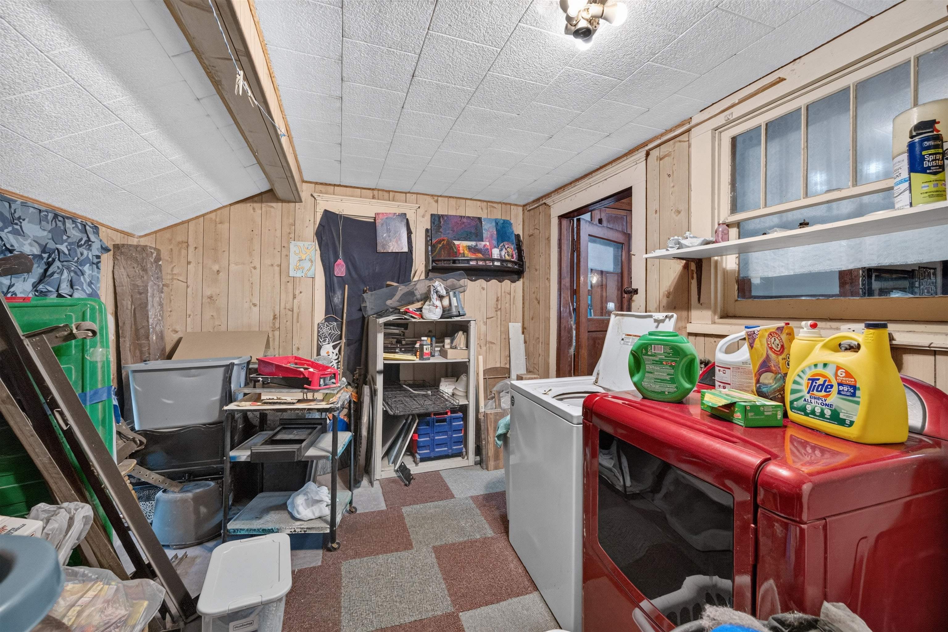 243 W Adams St Property Photo 17