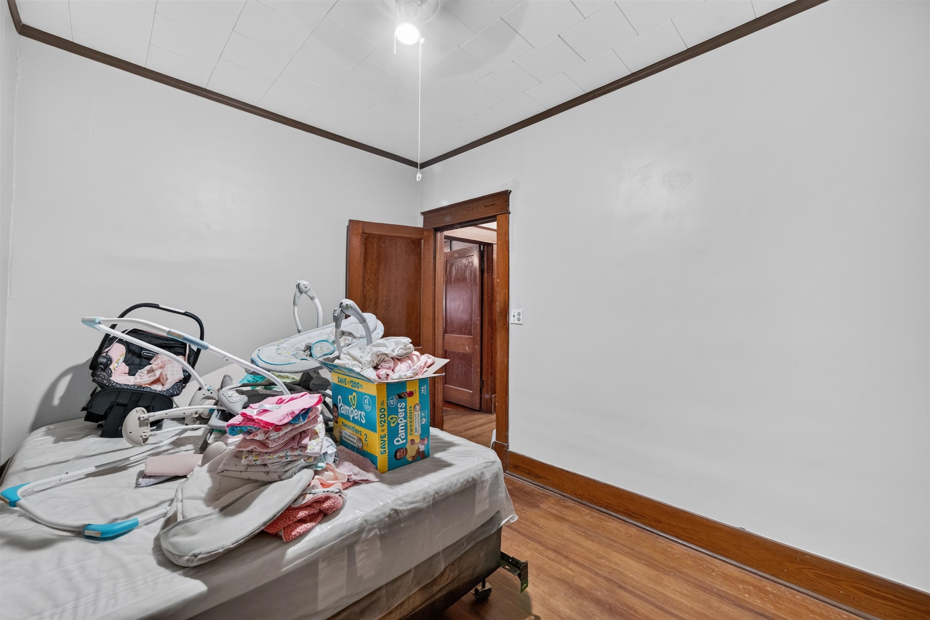 243 W Adams St Property Photo 19