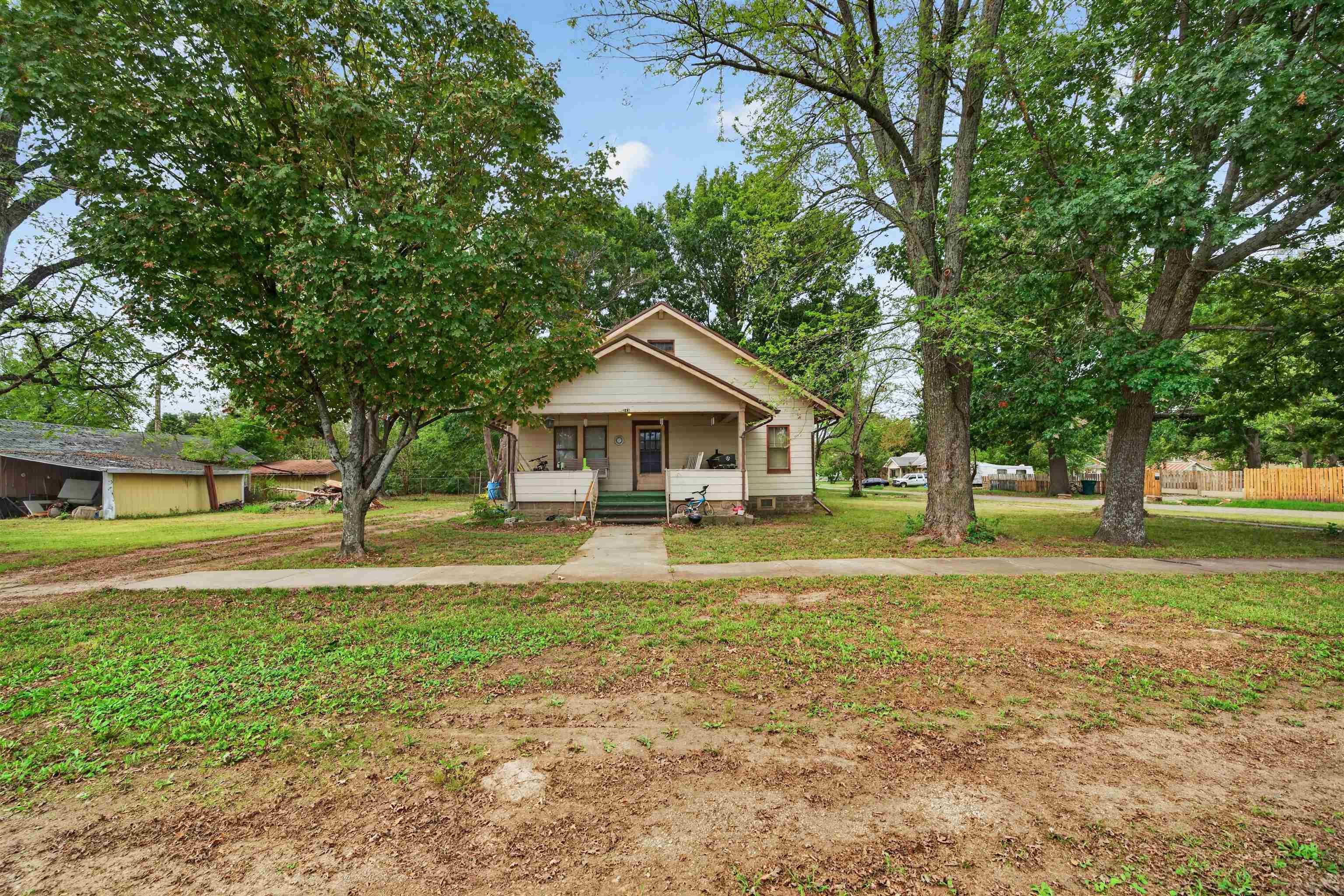 243 W Adams St Property Photo 35