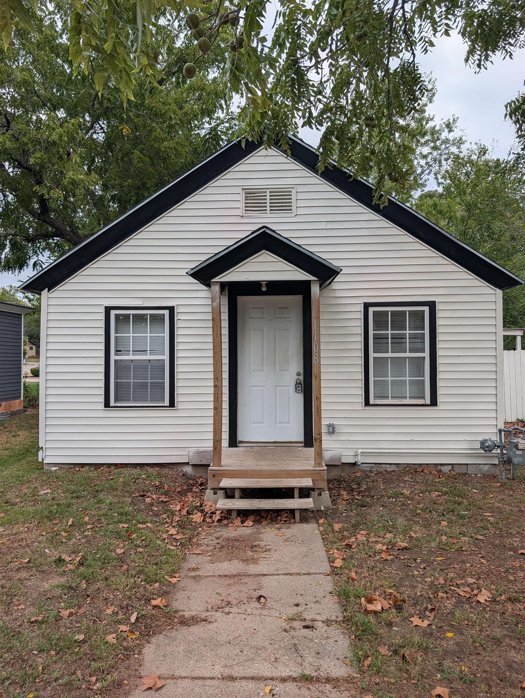1108 Ellet St Property Photo 1