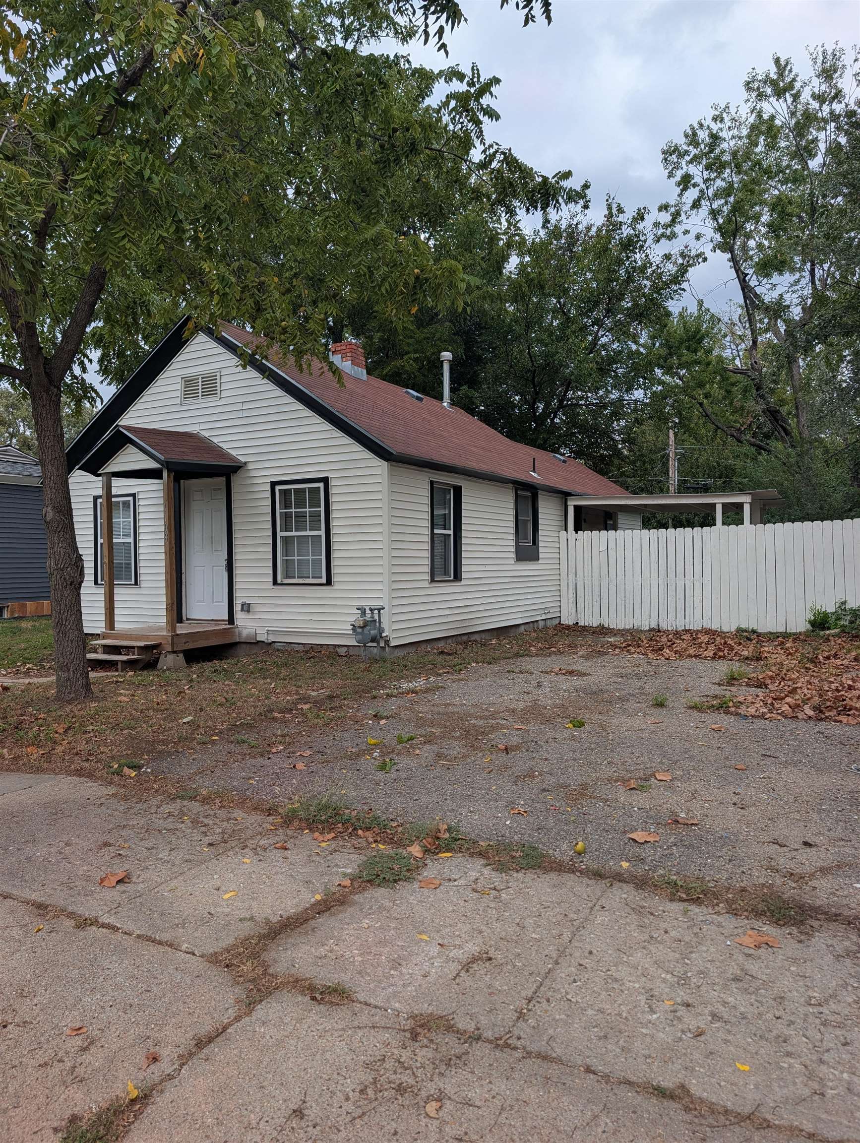 1108 Ellet St Property Photo 2