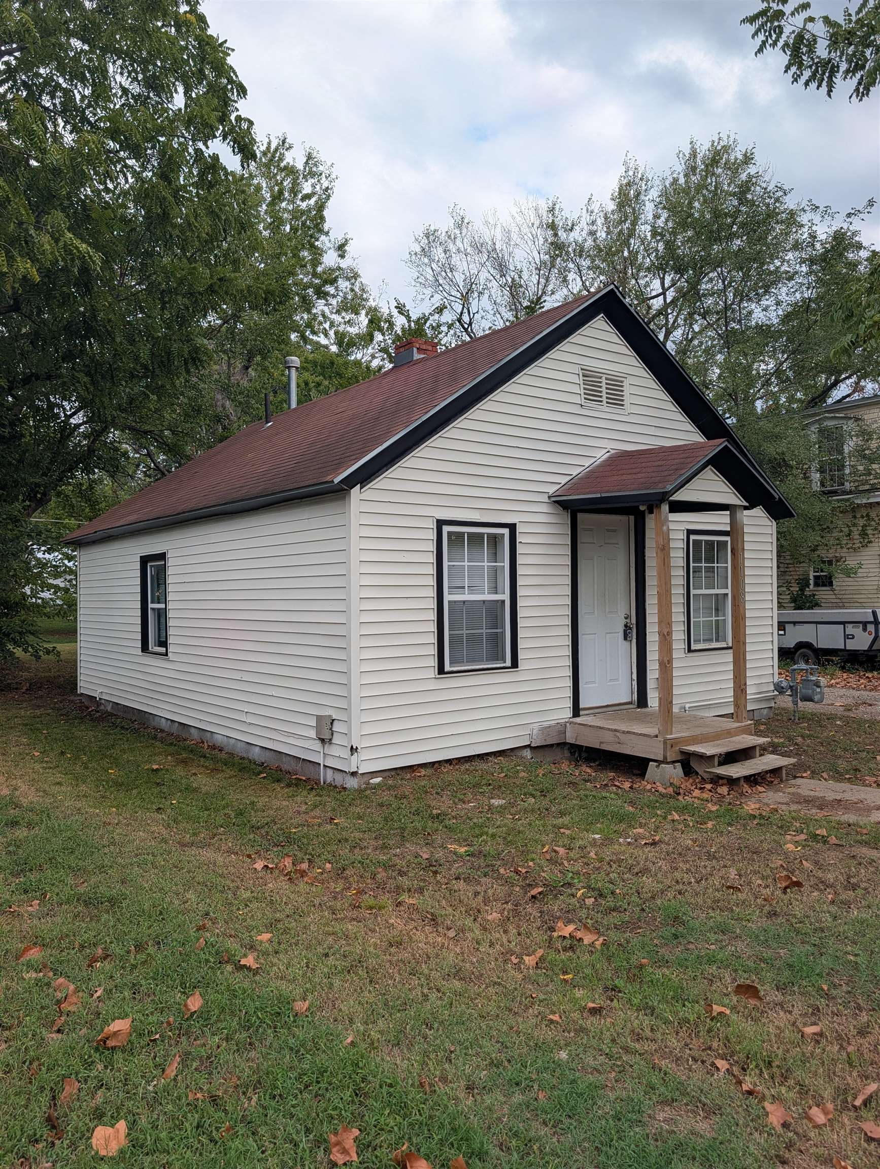 1108 Ellet St Property Photo 3