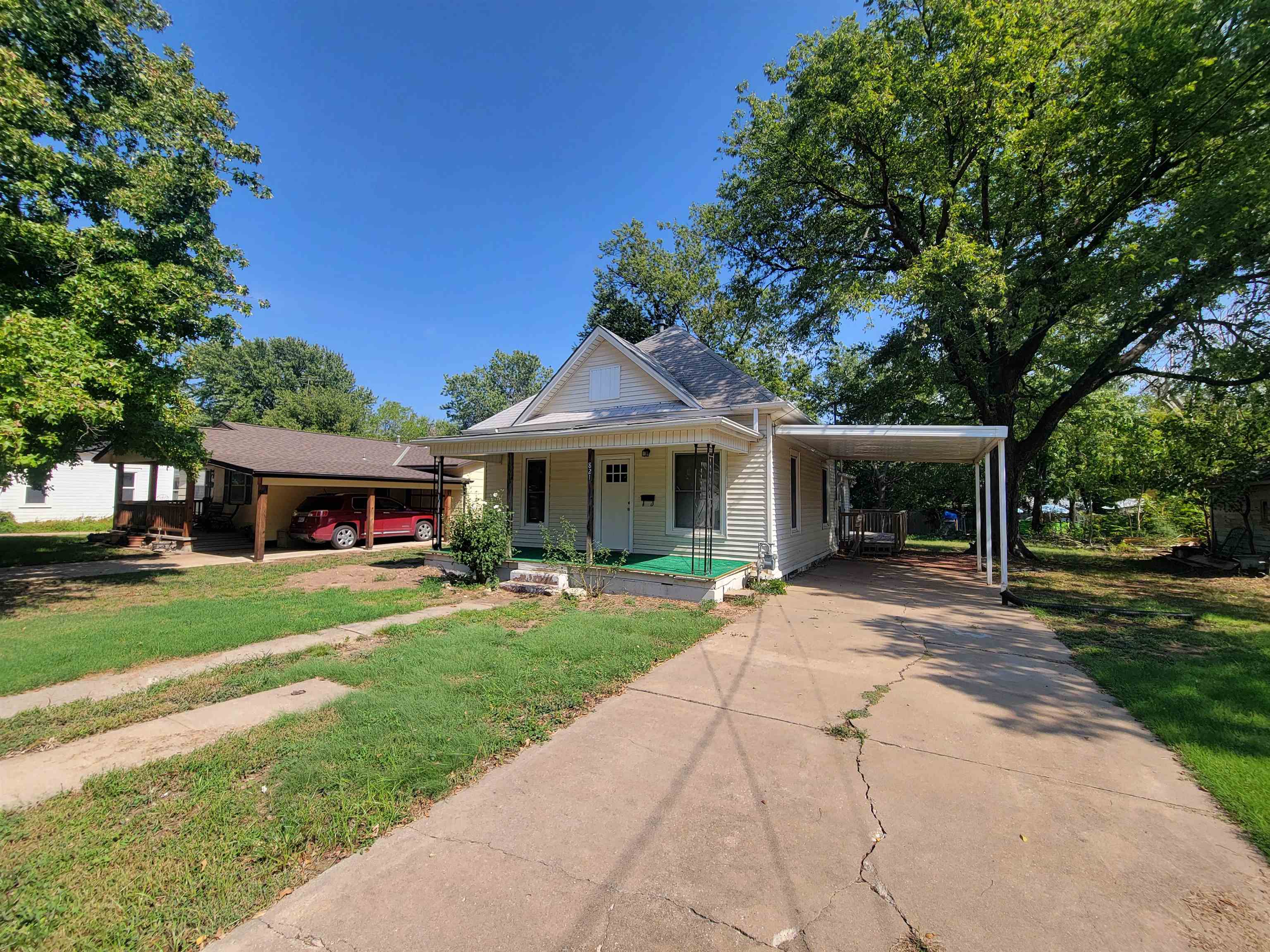 821 S C St Property Photo 3