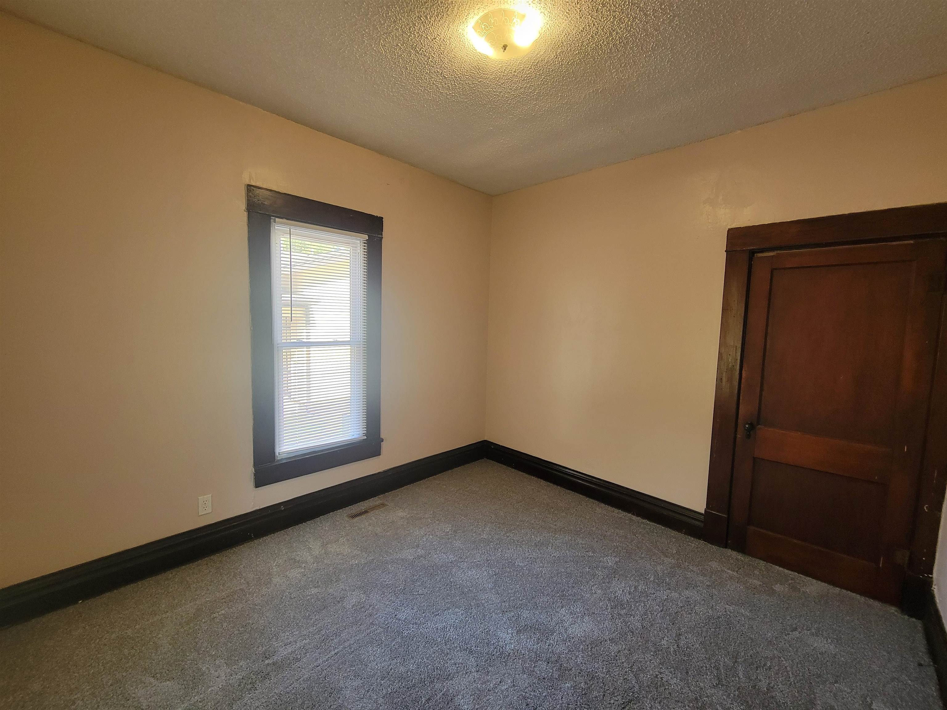 821 S C St Property Photo 8