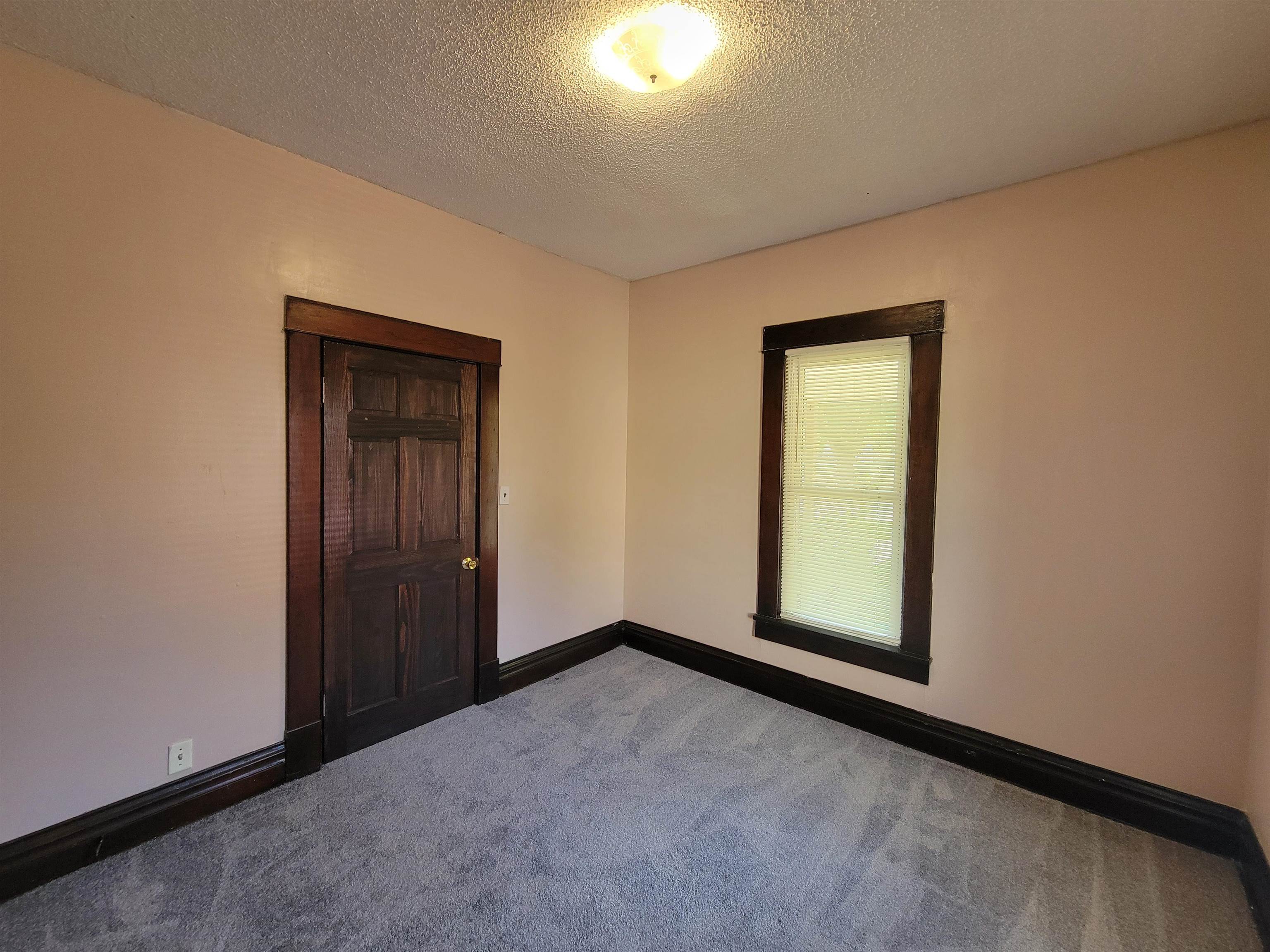 821 S C St Property Photo 9
