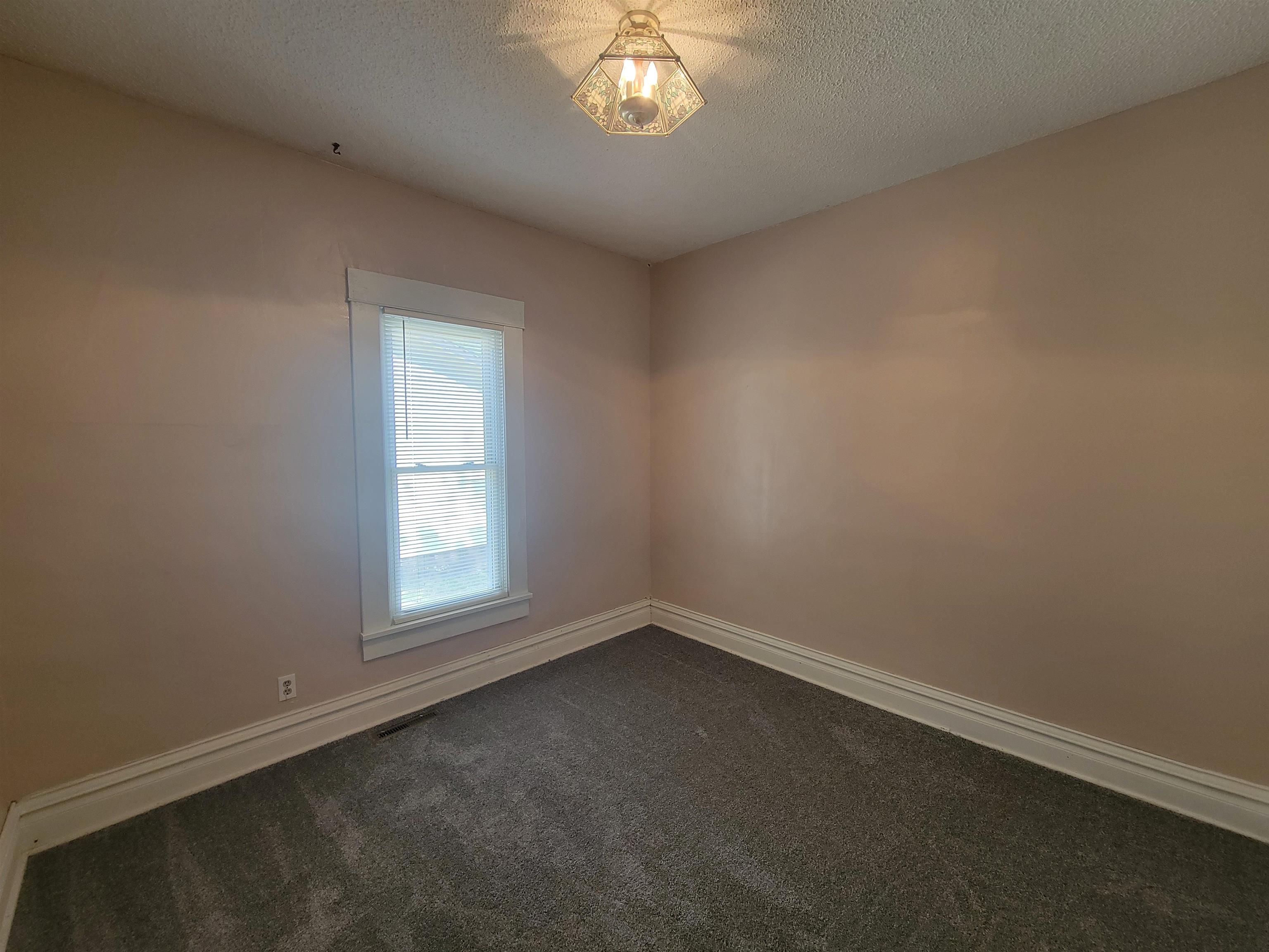 821 S C St Property Photo 10