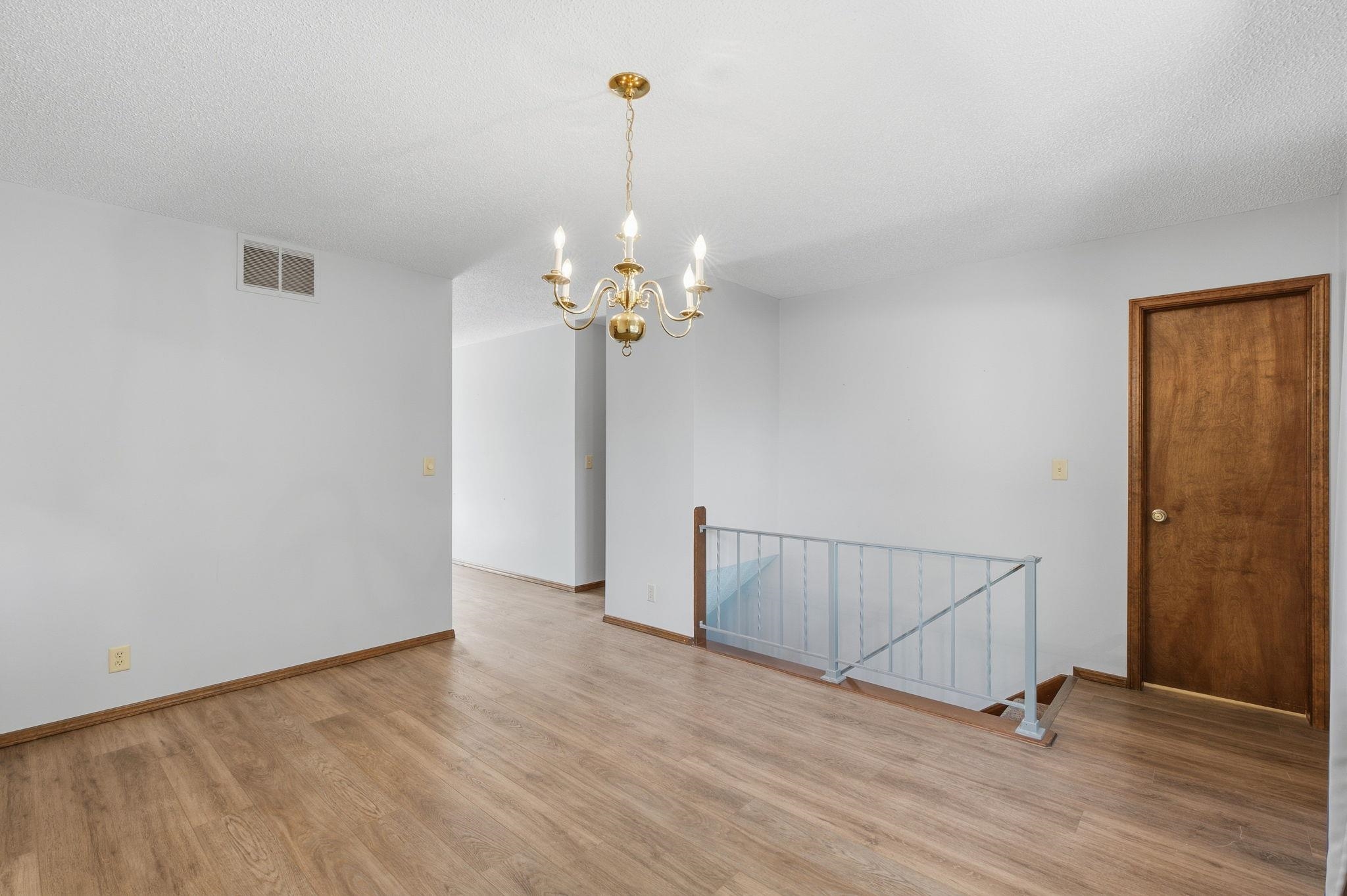 401 N Oak Forest Ln Property Photo 10