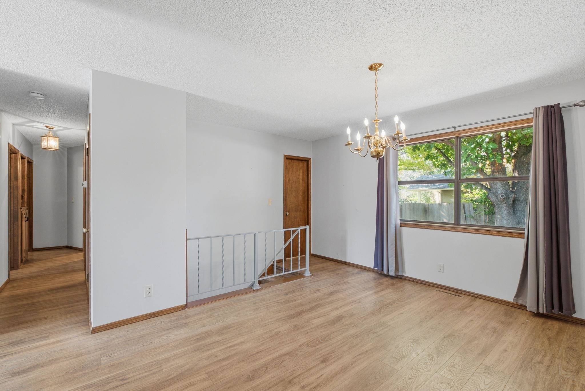 401 N Oak Forest Ln Property Photo 11