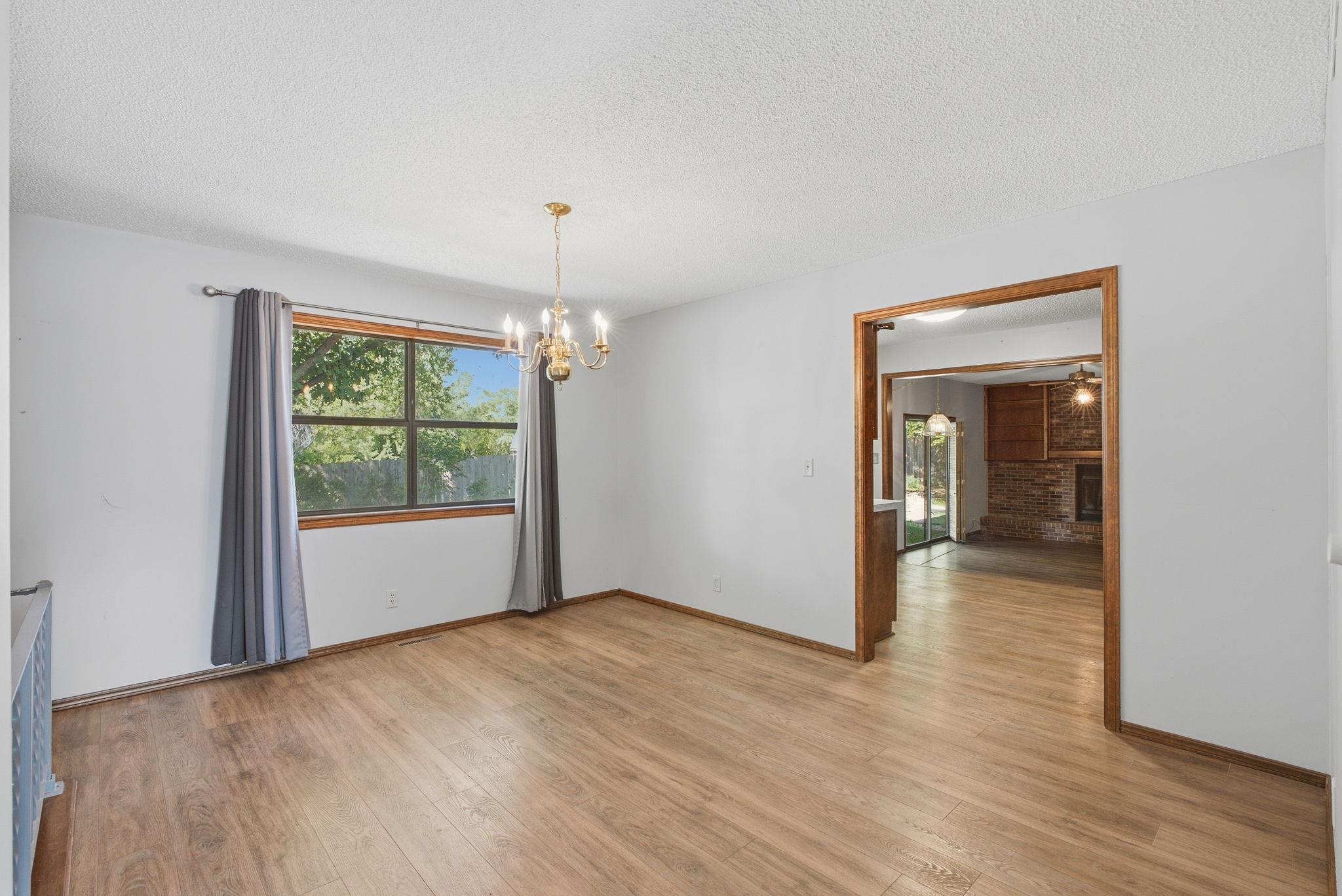 401 N Oak Forest Ln Property Photo 12
