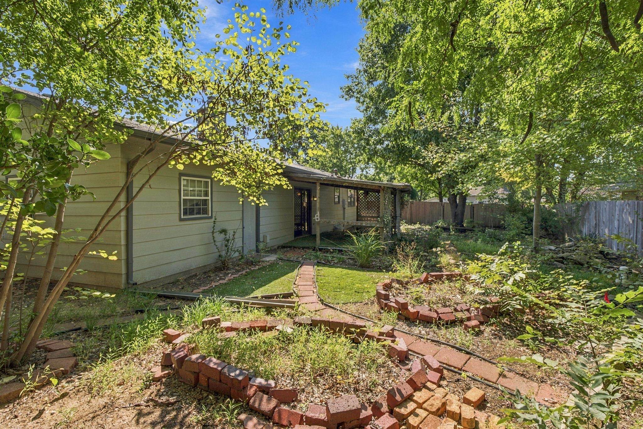 401 N Oak Forest Ln Property Photo 27