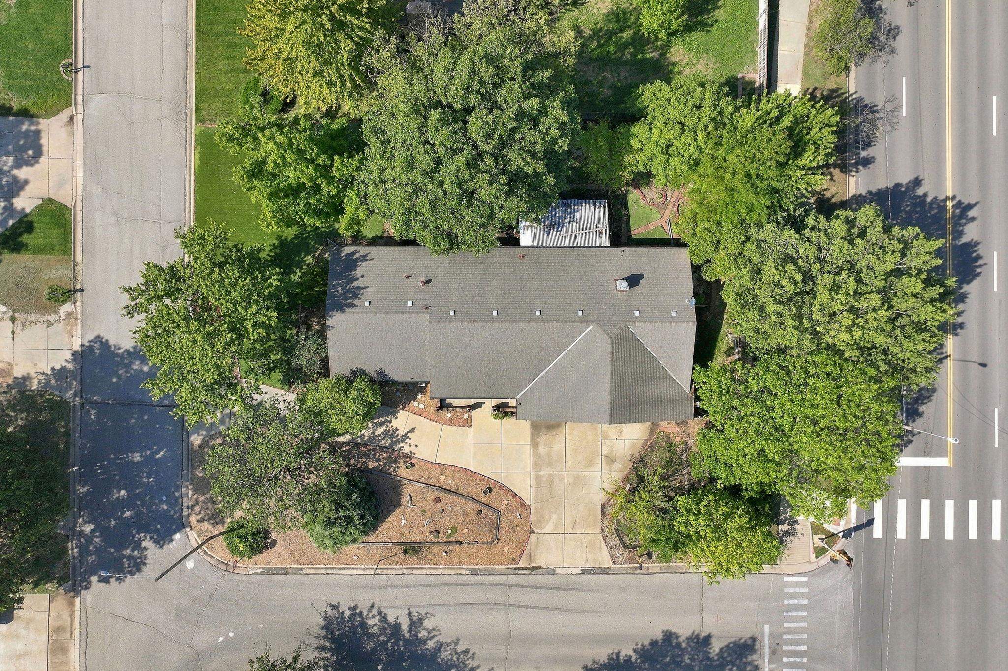401 N Oak Forest Ln Property Photo 28