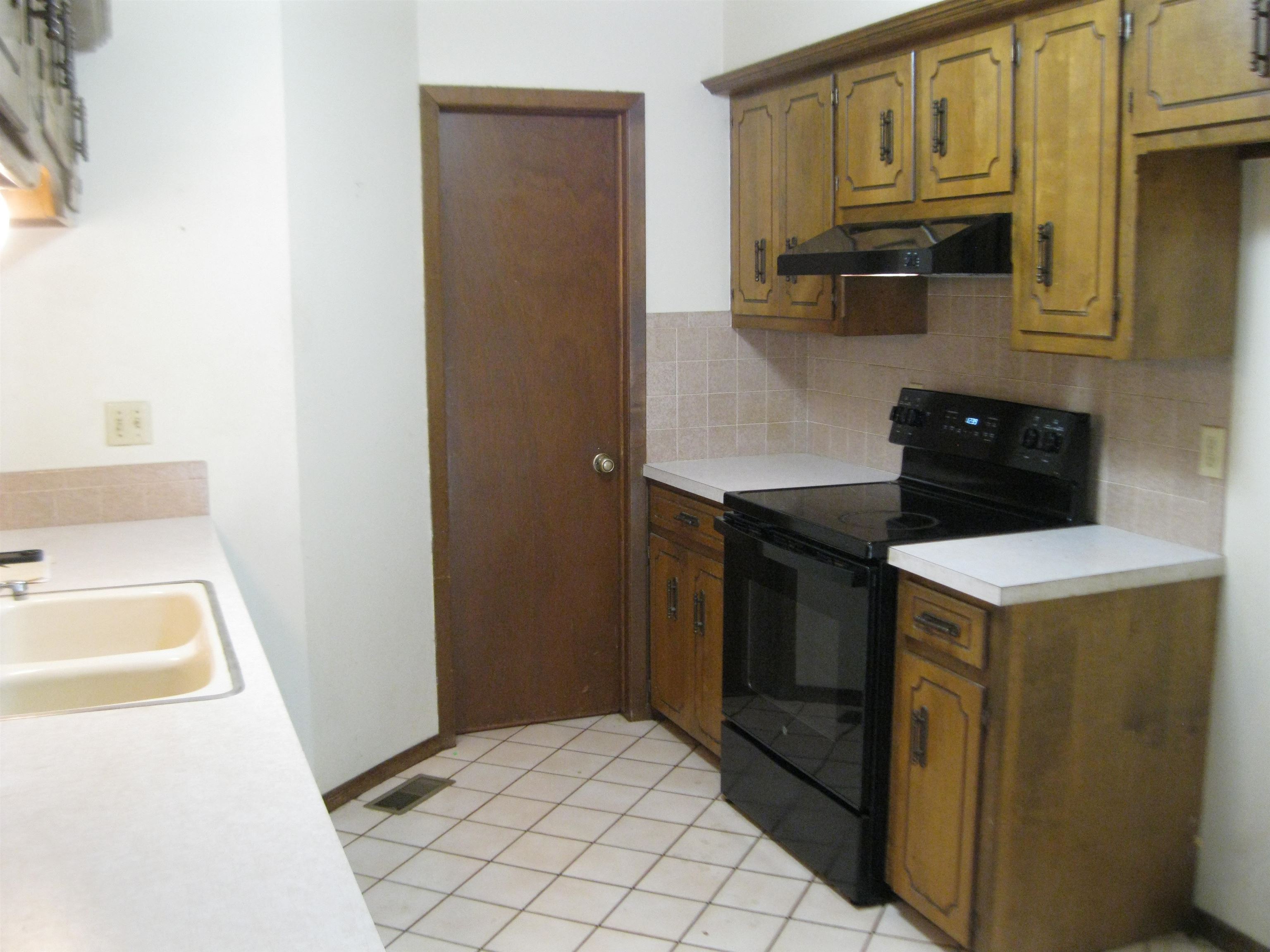 1820 S Griffith Property Photo 9